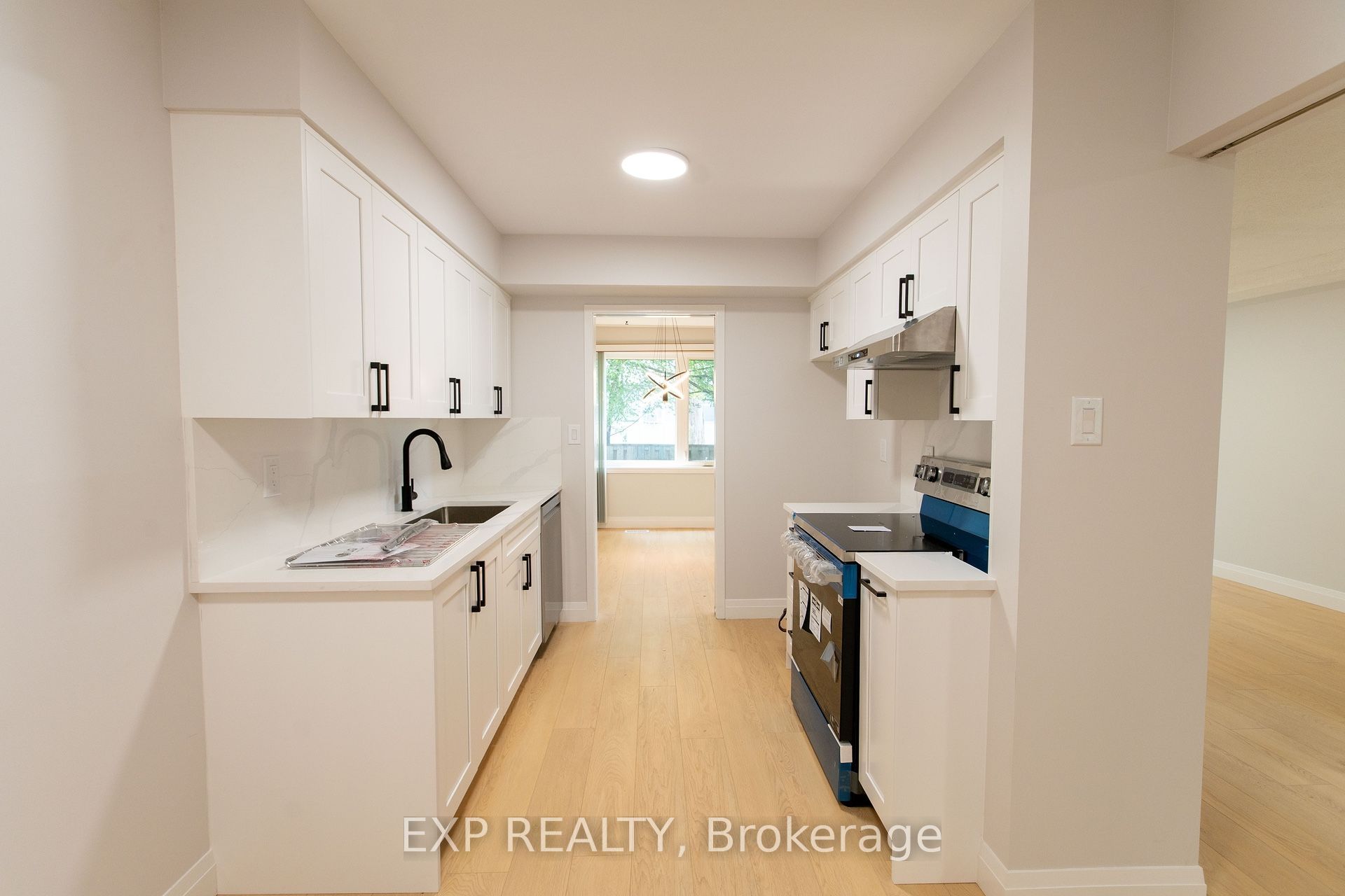 710 Coronation Avenue Unit 7 Property Photo 11