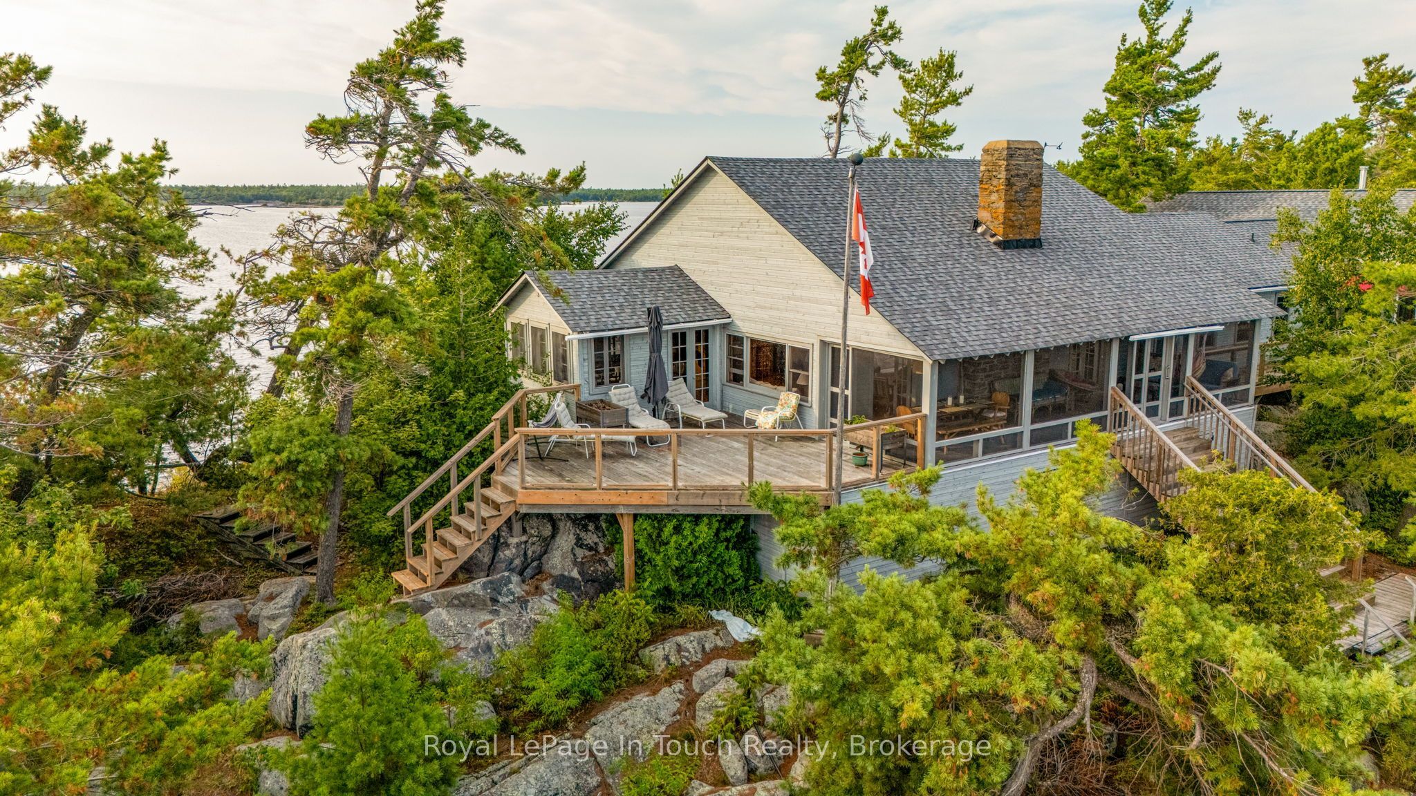 1 B427 Turning Island Property Photo 4