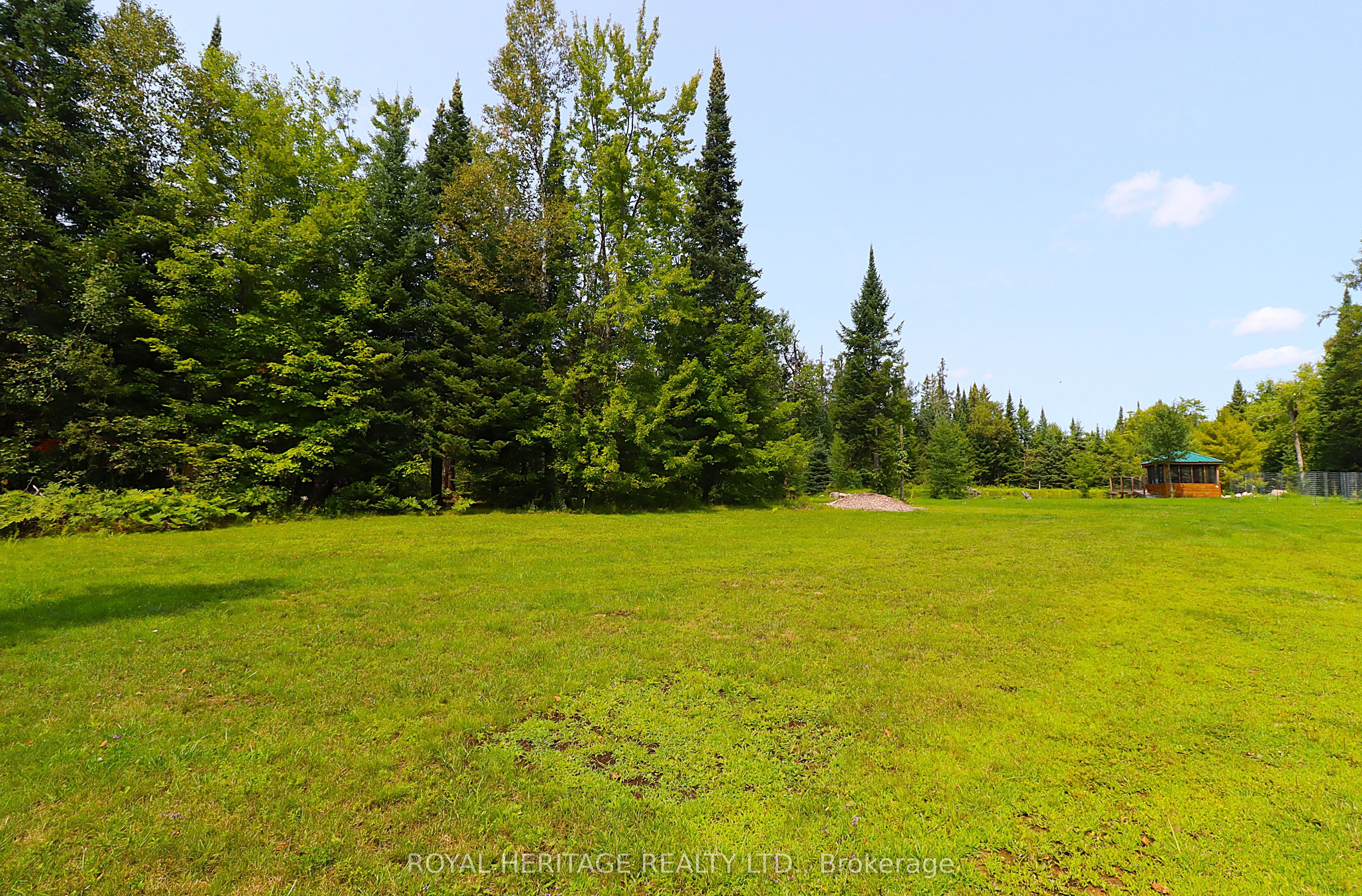 1118 Dutch Line Road E Property Photo 3