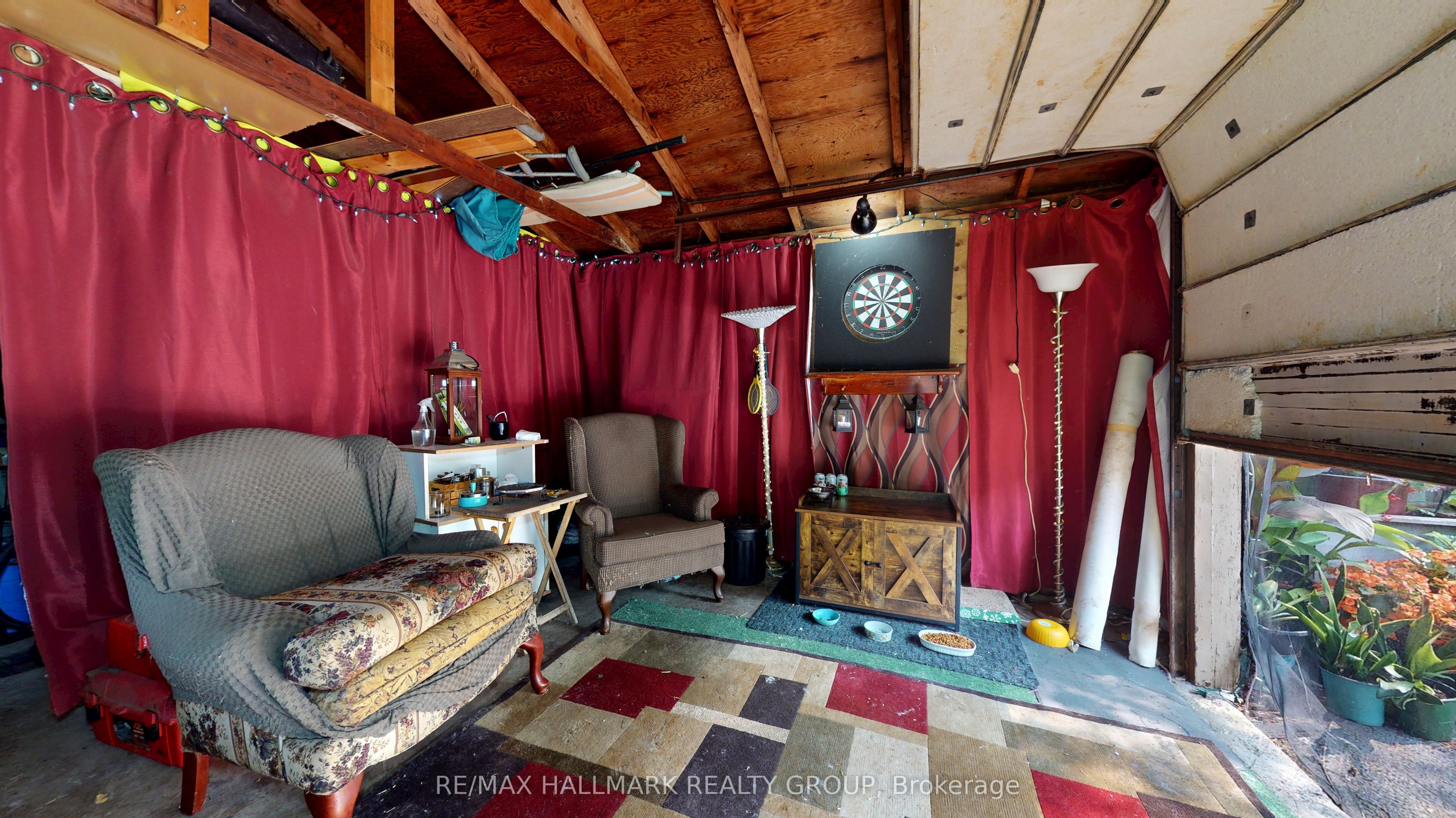 4 King Street Property Photo 37