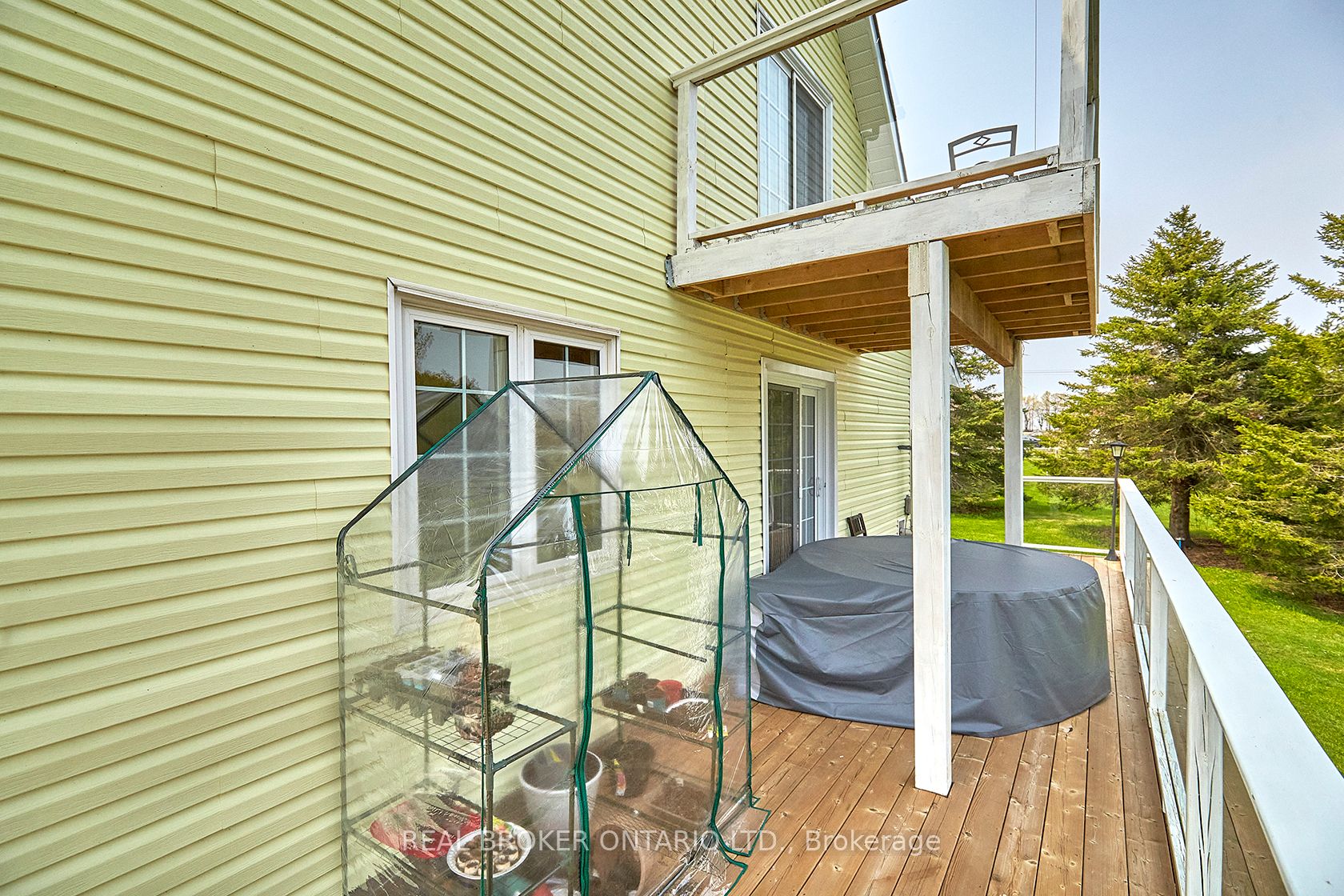 504224 89 Highway Property Photo 4