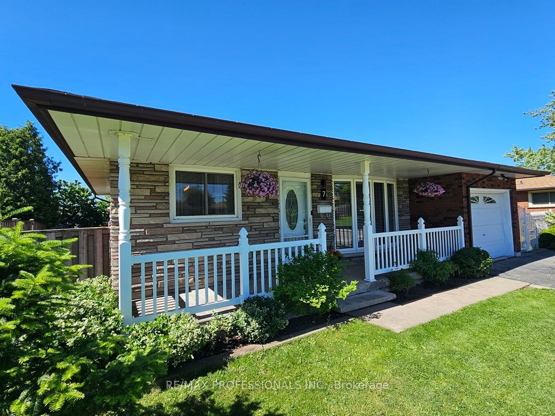 7 Berko Avenue Property Photo 4