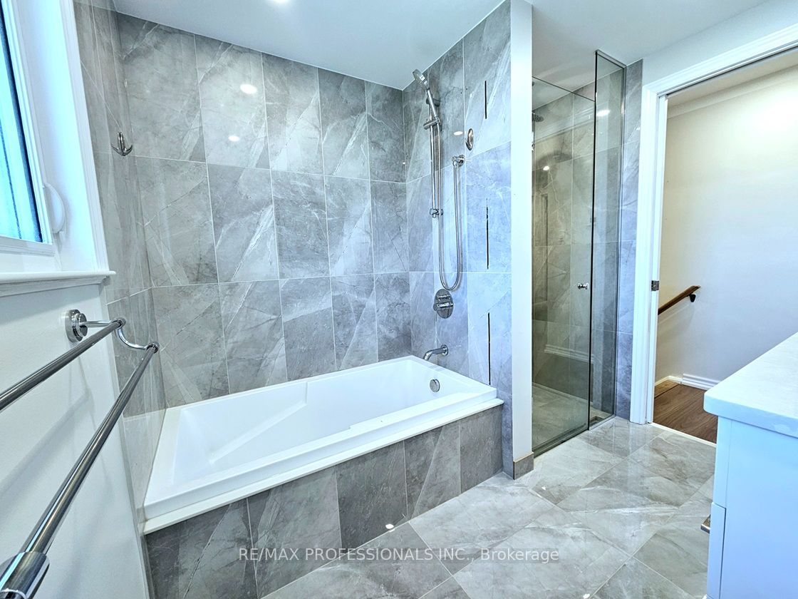 7 Berko Avenue Property Photo 29
