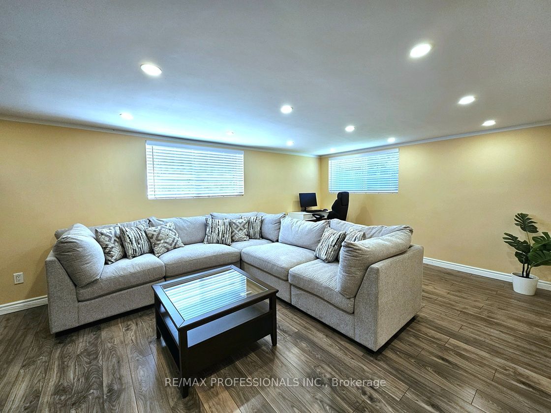 7 Berko Avenue Property Photo 32