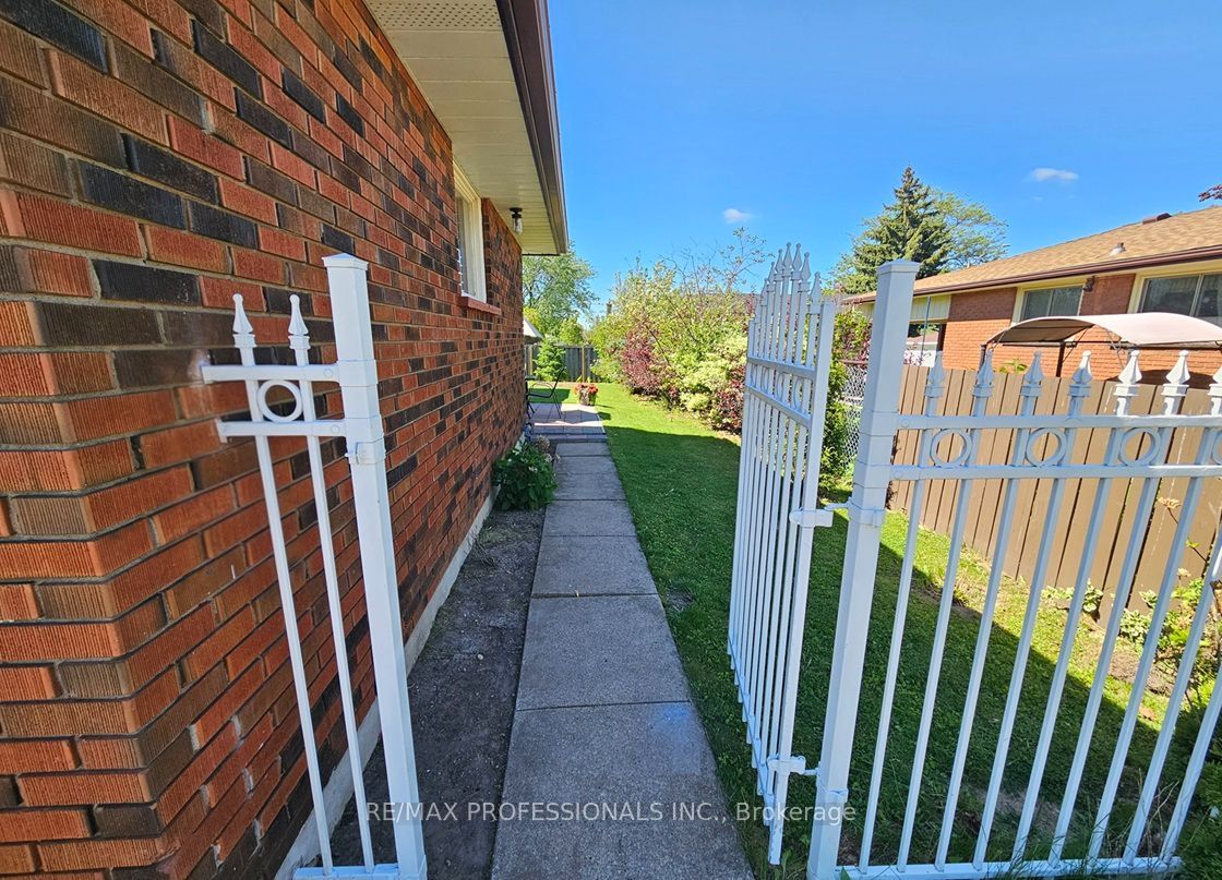 7 Berko Avenue Property Photo 37