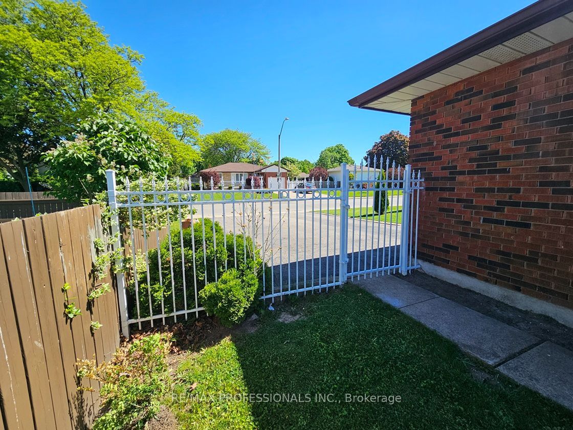 7 Berko Avenue Property Photo 44