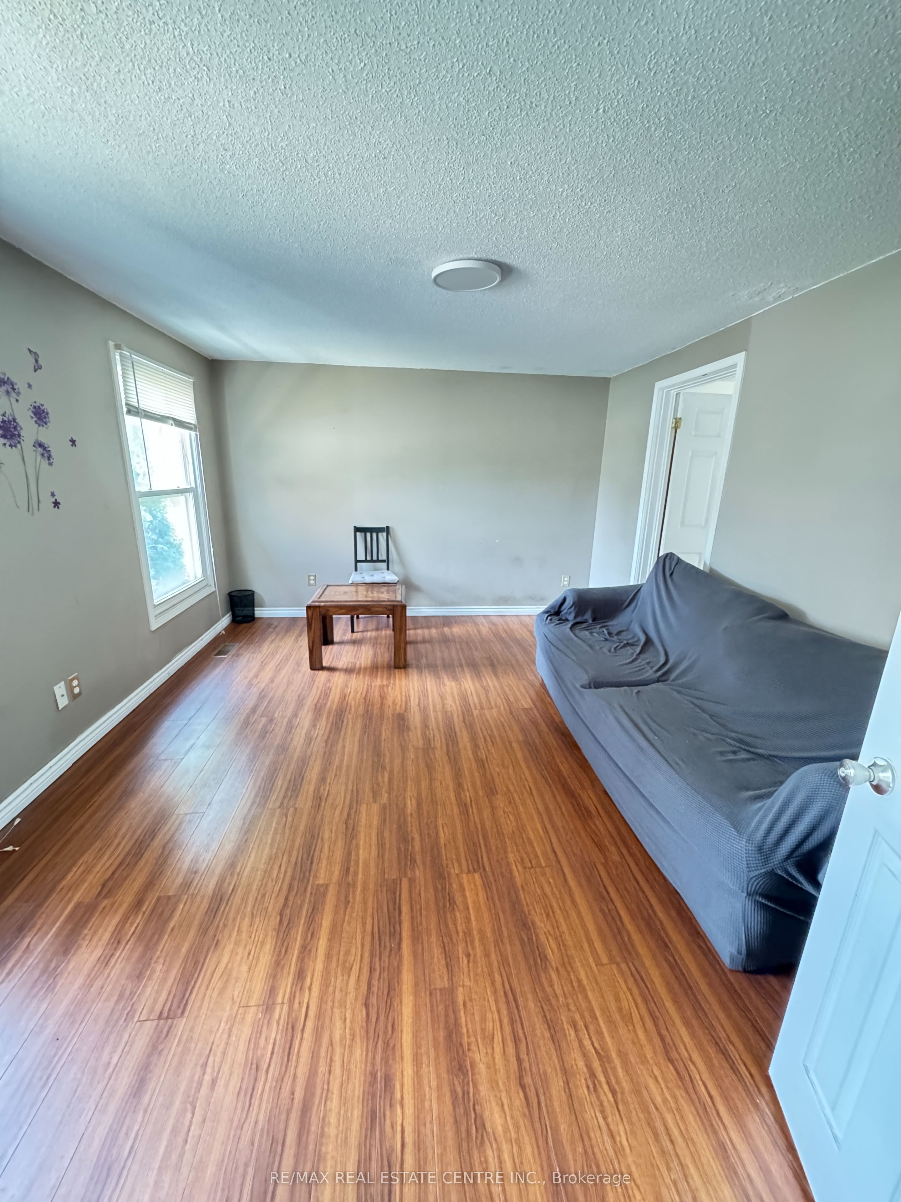 129 Kortright Road W Property Photo 2