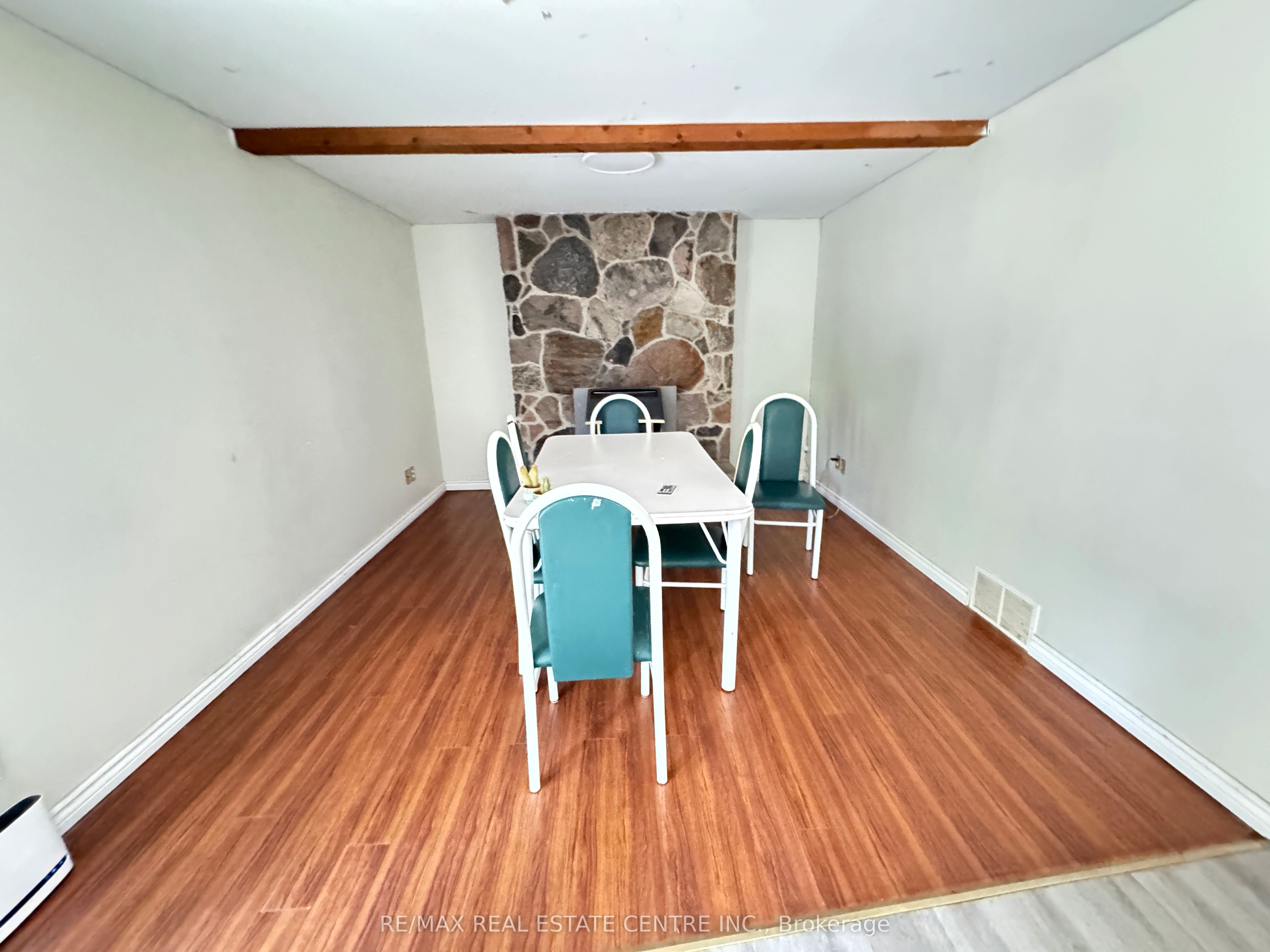 129 Kortright Road W Property Photo 4