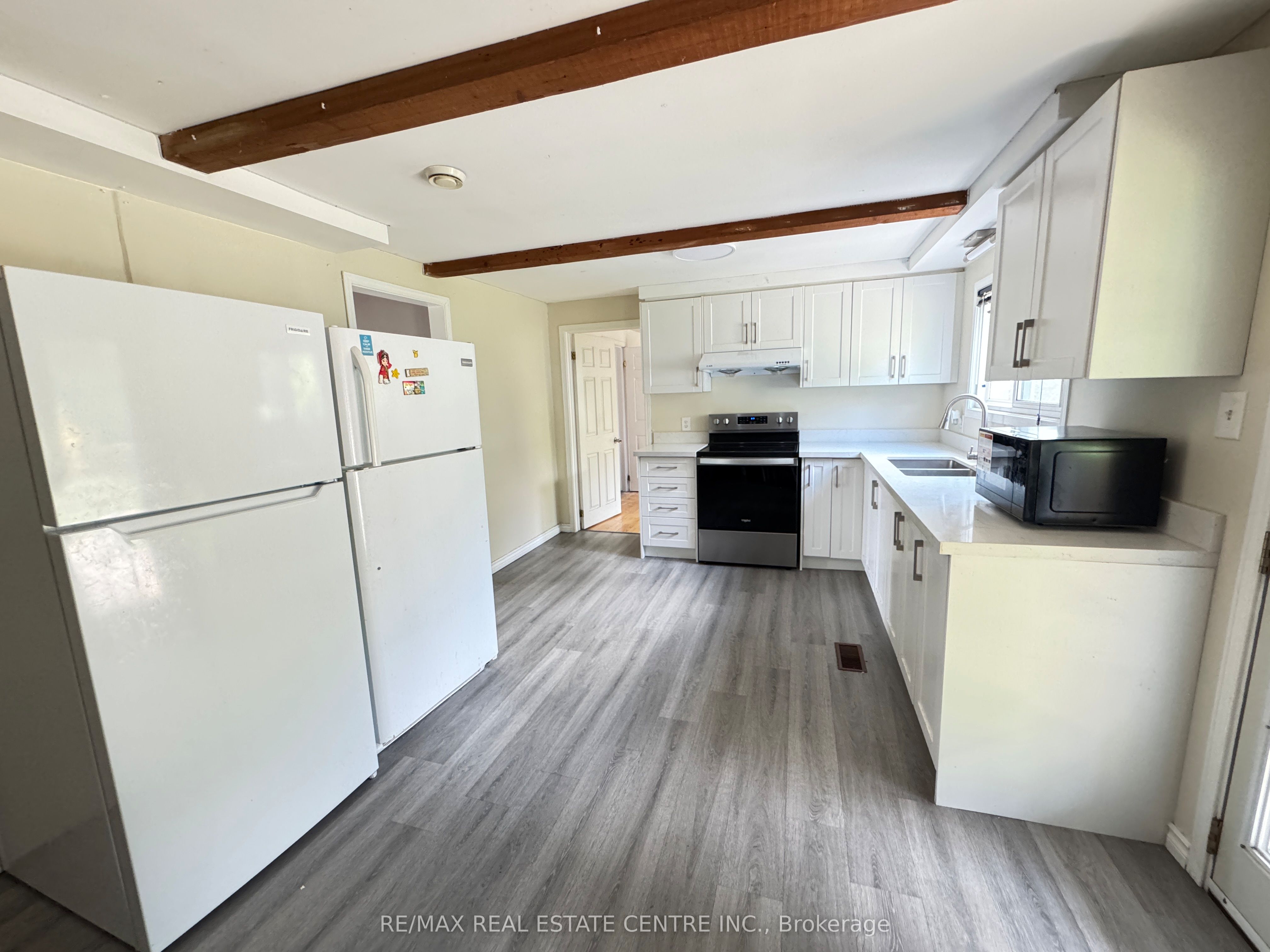129 Kortright Road W Property Photo 5
