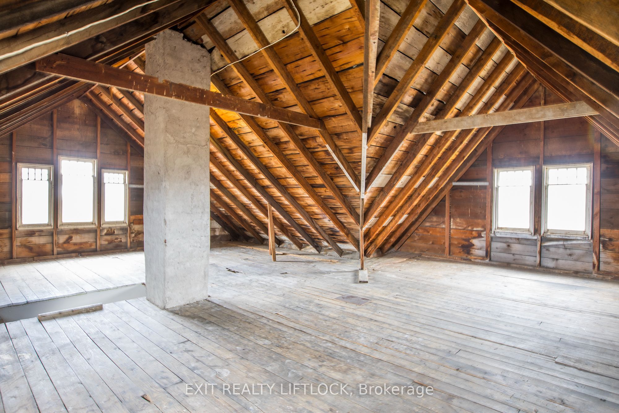 4922 Highway 7 Property Photo 23