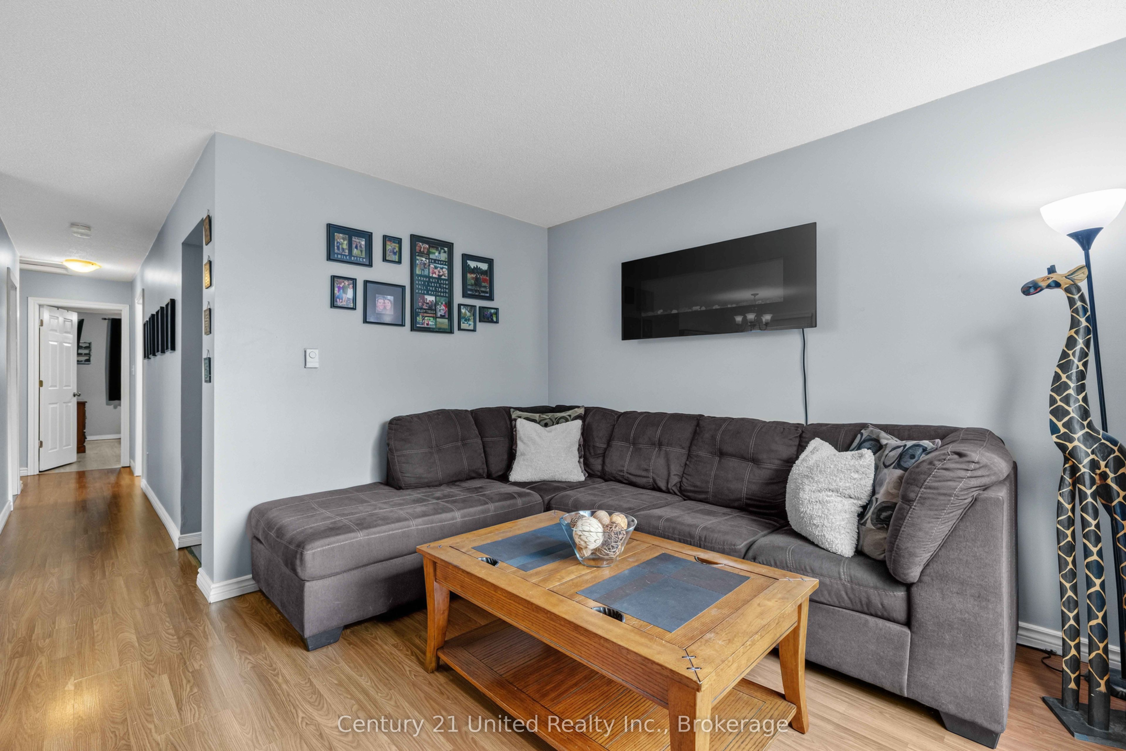 718 Mountain Ash Road Property Photo 8