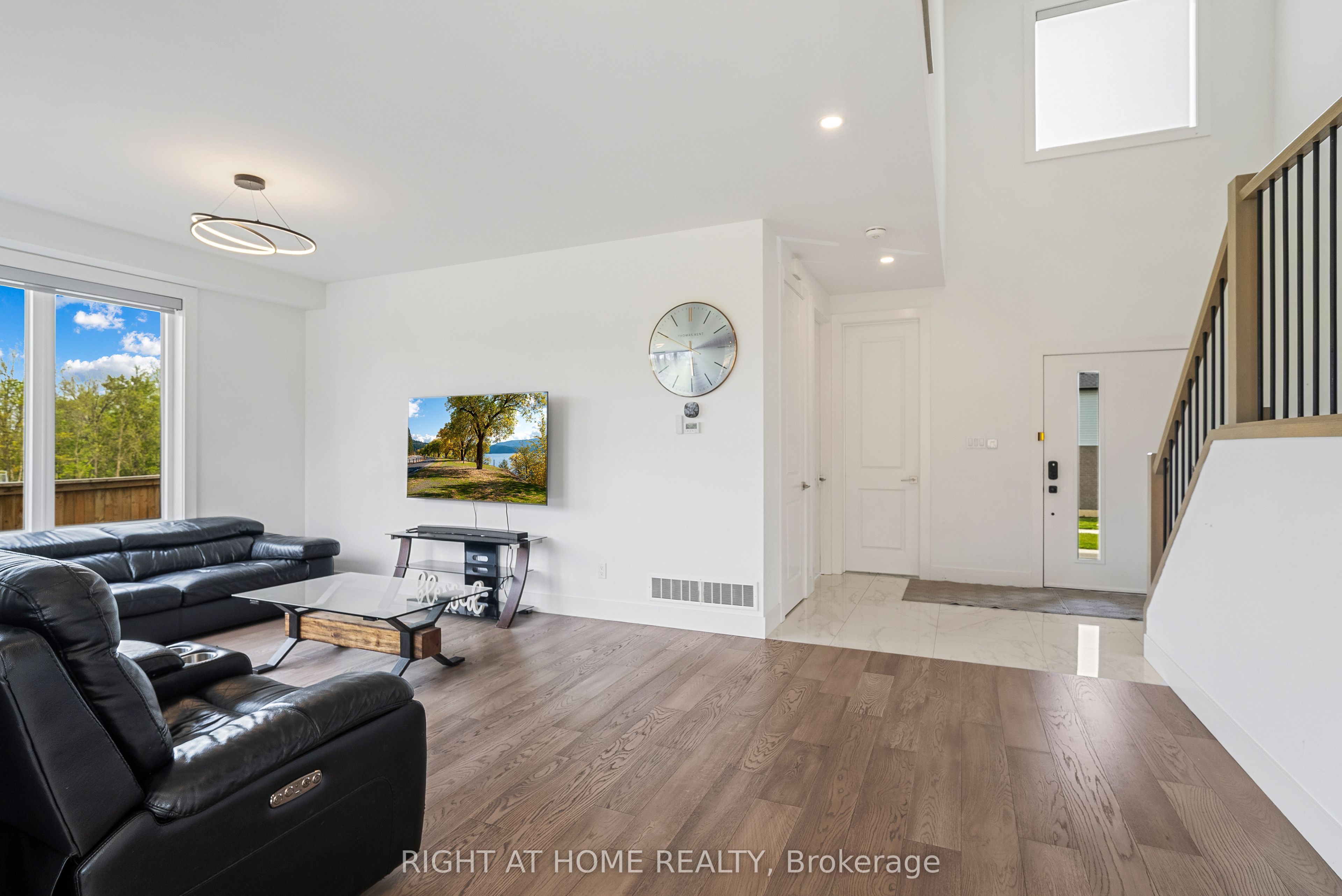 2705 Oriole Drive Property Photo 6
