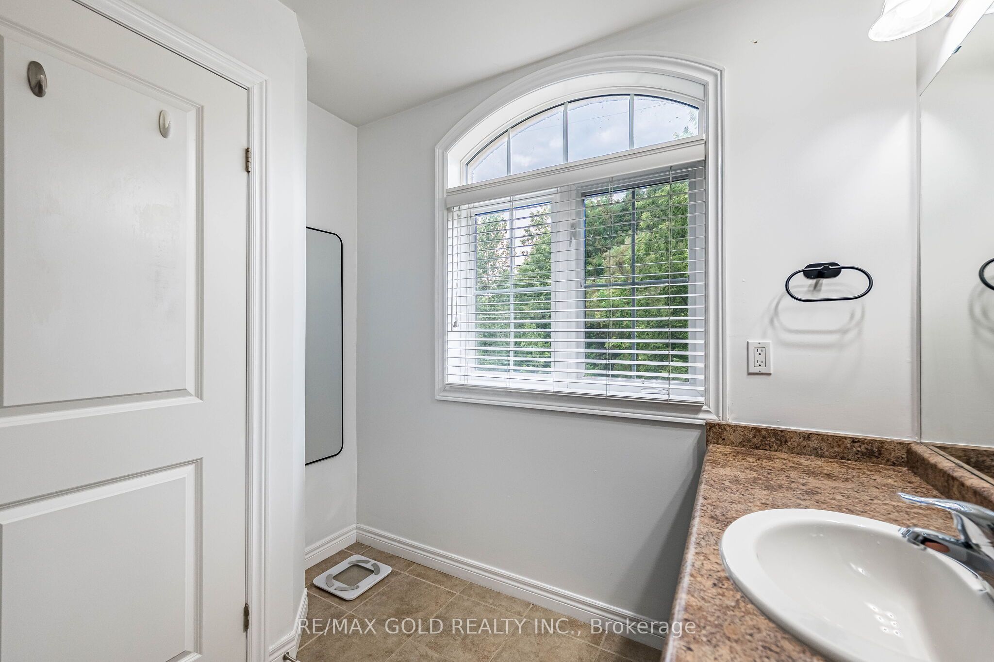 1452 Baseline Road Property Photo 25
