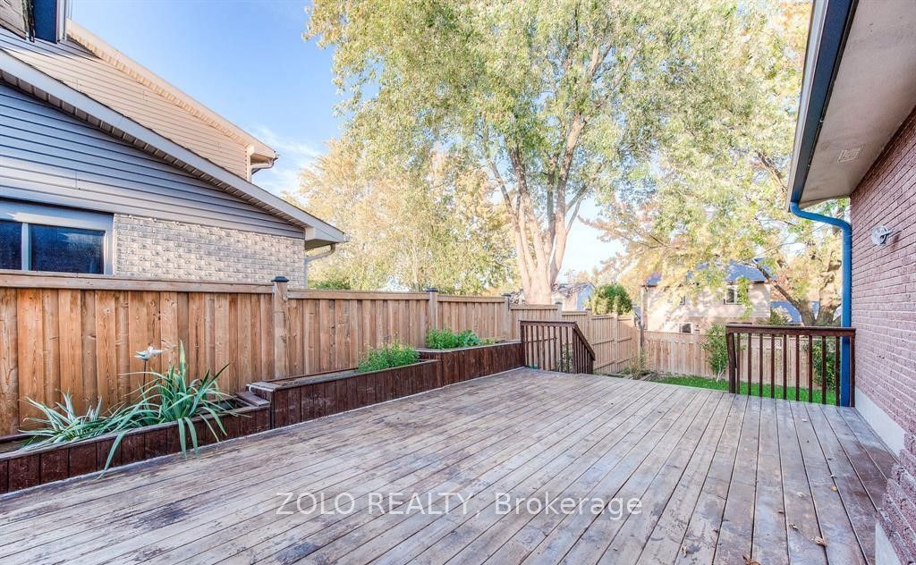 15 Nathaniel Crescent Upper Property Photo 12