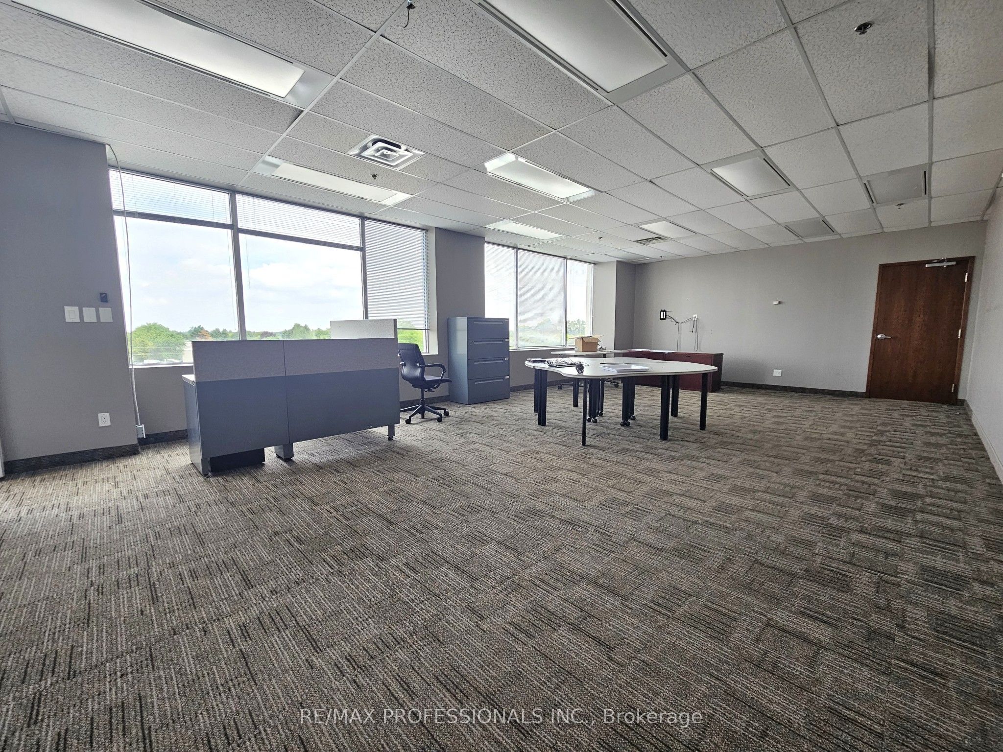 649 Scottsdale Drive 402 Property Photo 13