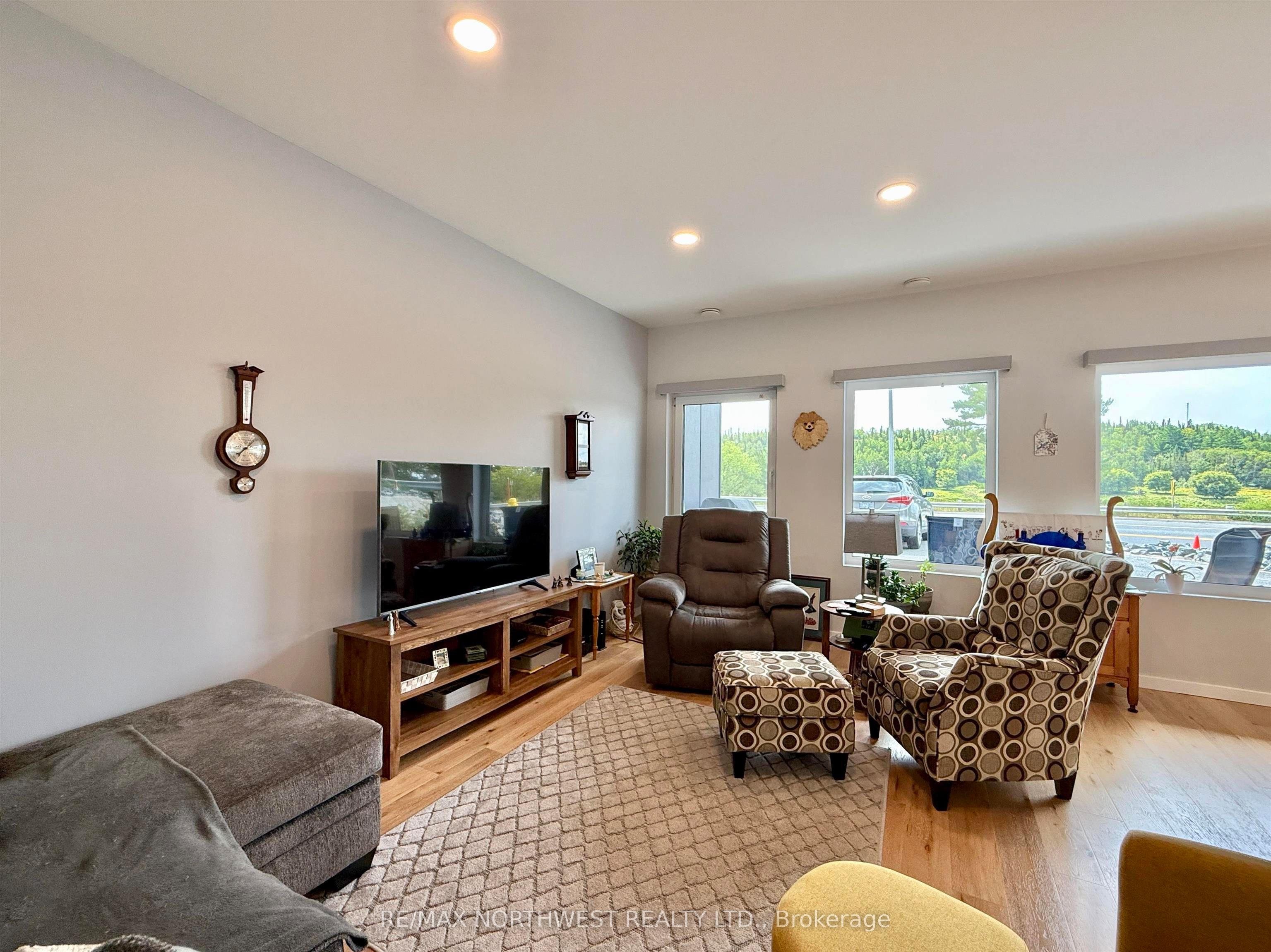 561 Veterans Drive 101 Property Photo 8