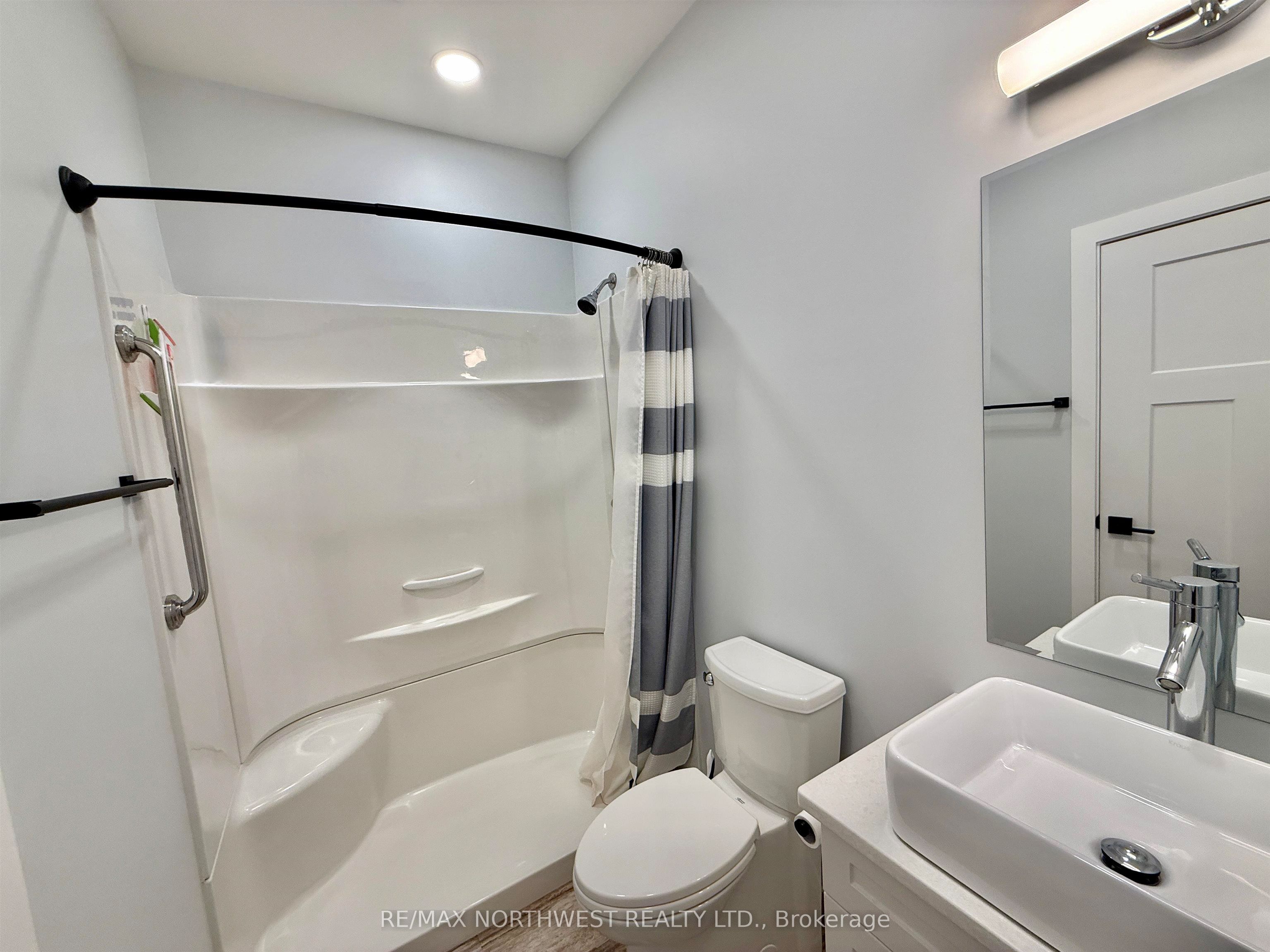 561 Veterans Drive 101 Property Photo 10