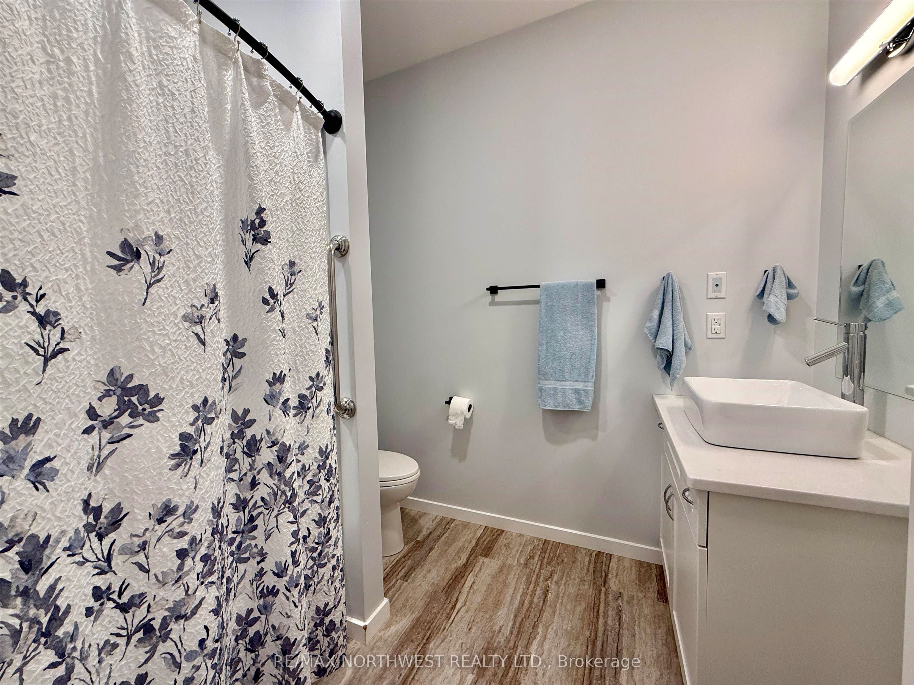 561 Veterans Drive 101 Property Photo 17