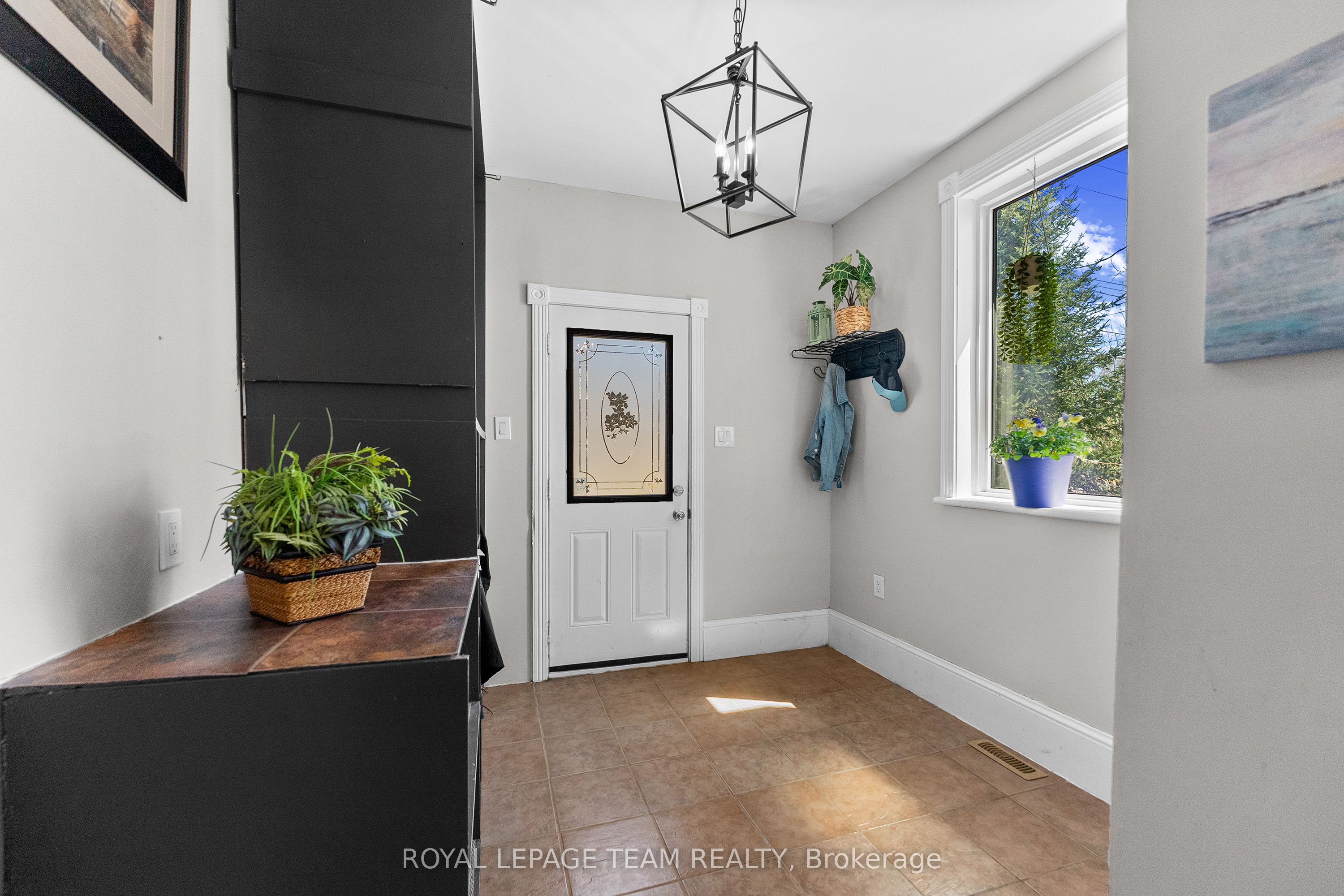 544 Mackay Street Property Photo 6