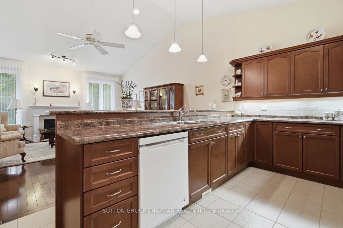 455 Hyde Park Road 15 Property Photo 20