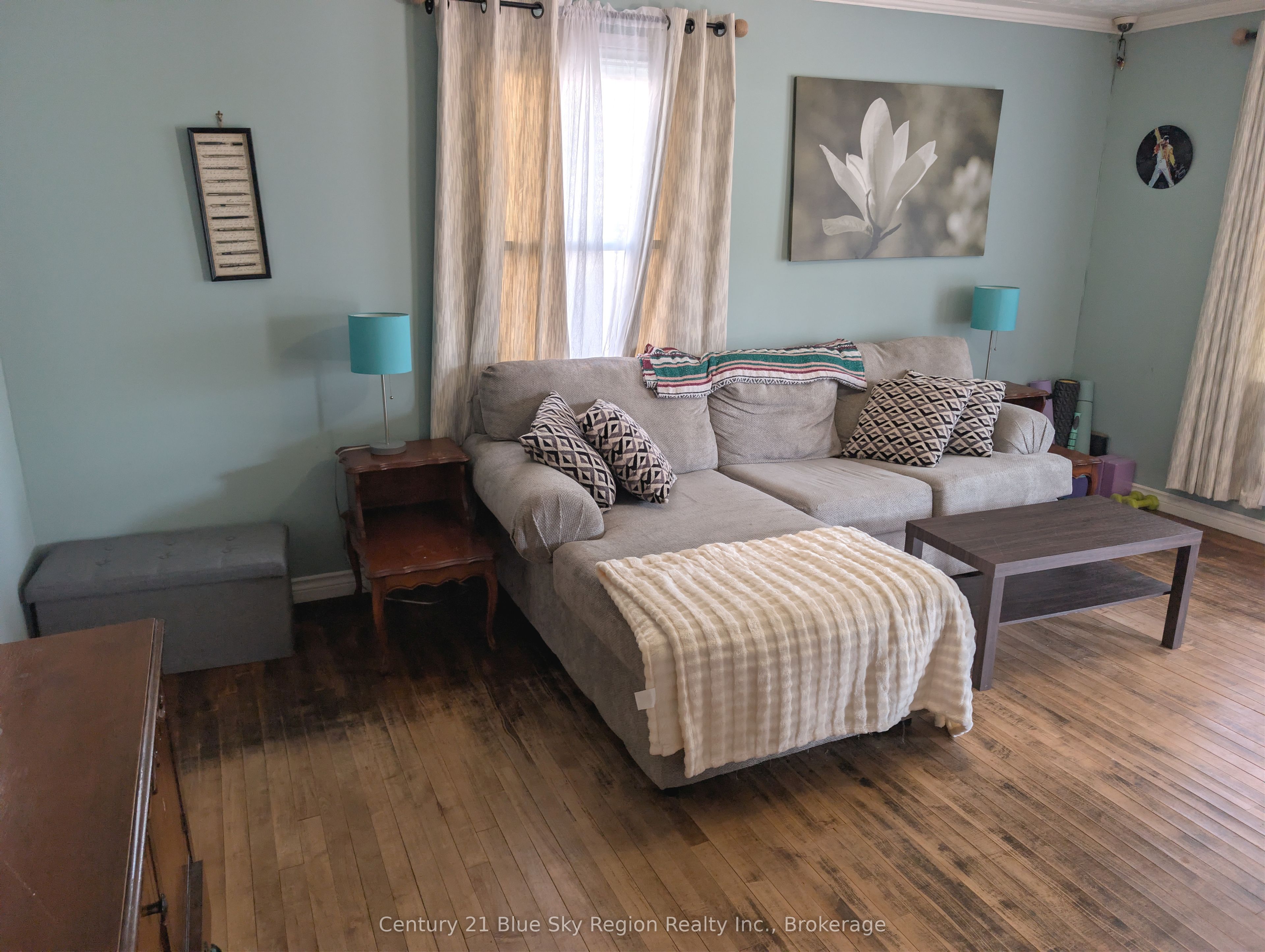 937 Galt Street Property Photo 6
