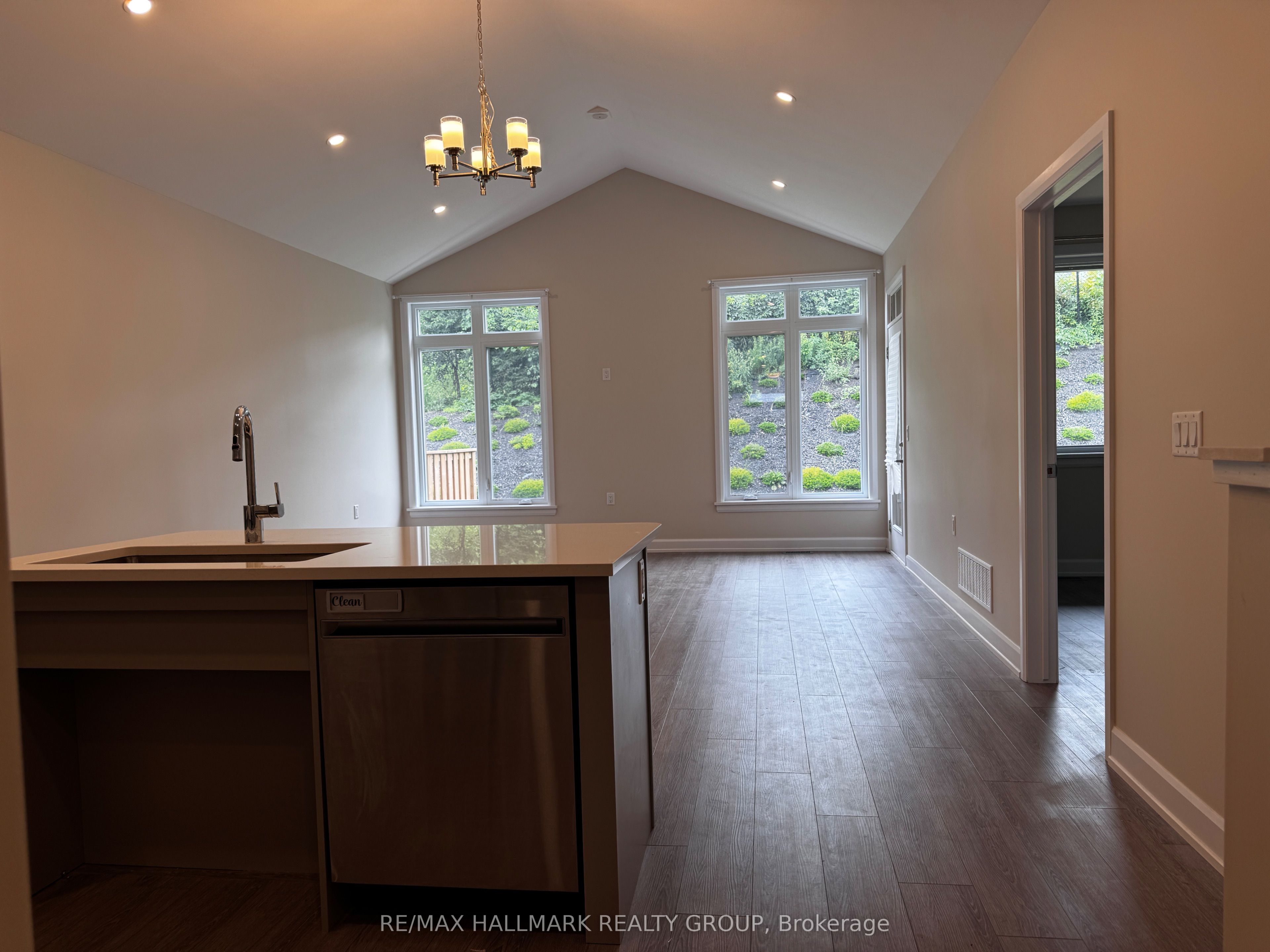 1509 Flanders Road Property Photo 7