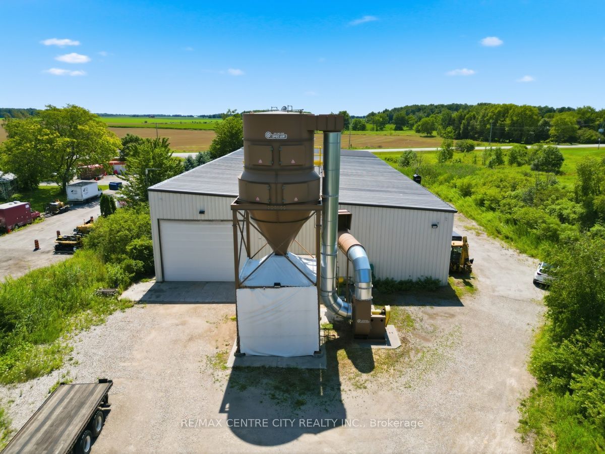 23819 Coldstream Road Property Photo 11