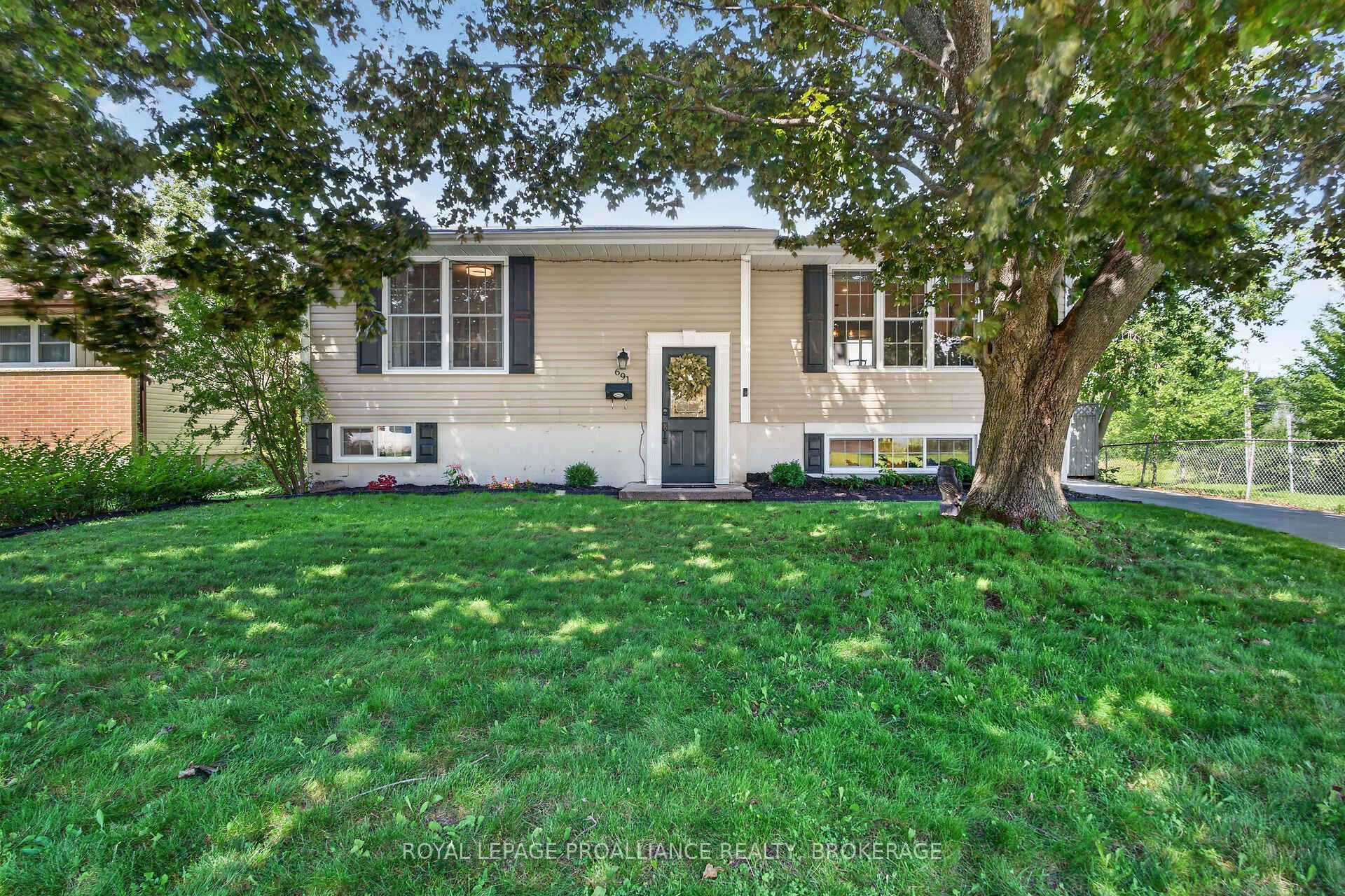 691 Aylmer Crescent Property Photo 1