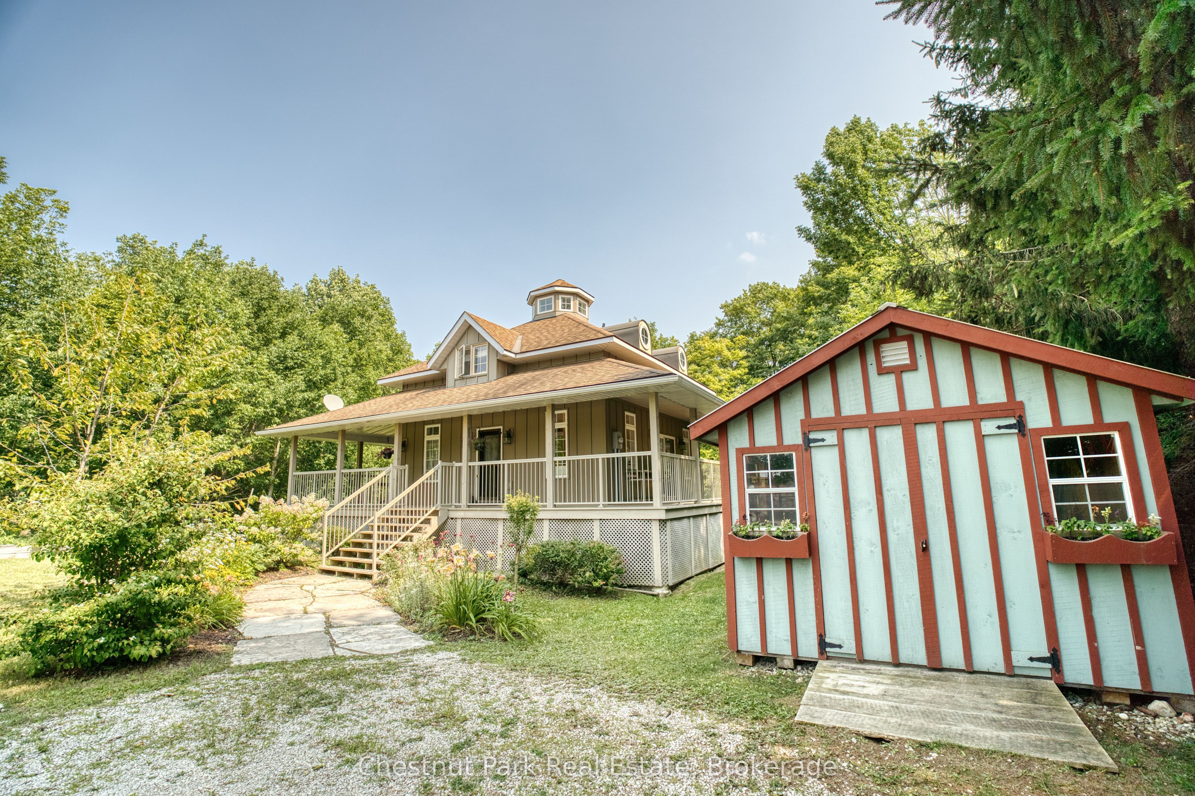 76 Everett Road Property Photo 2
