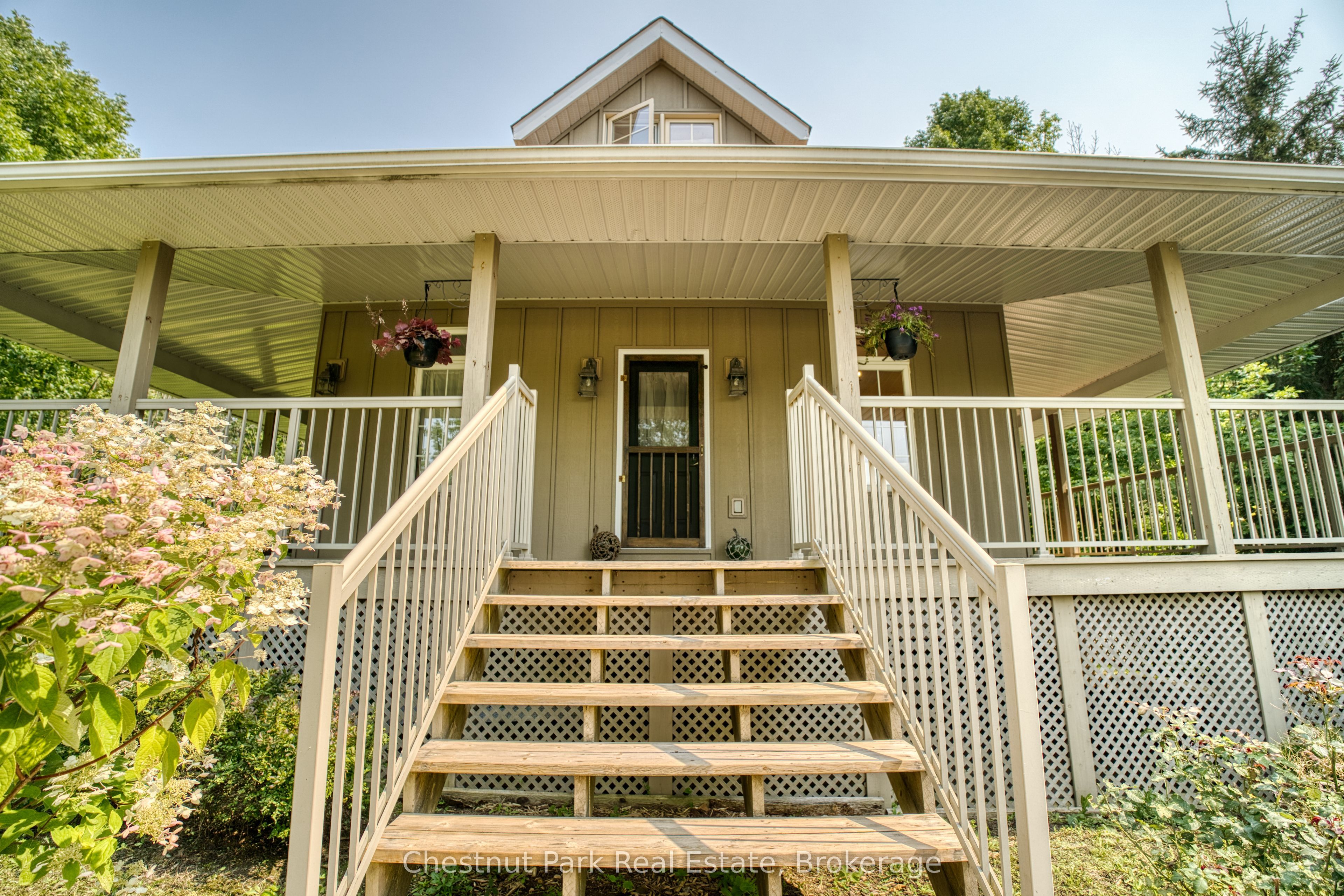 76 Everett Road Property Photo 4