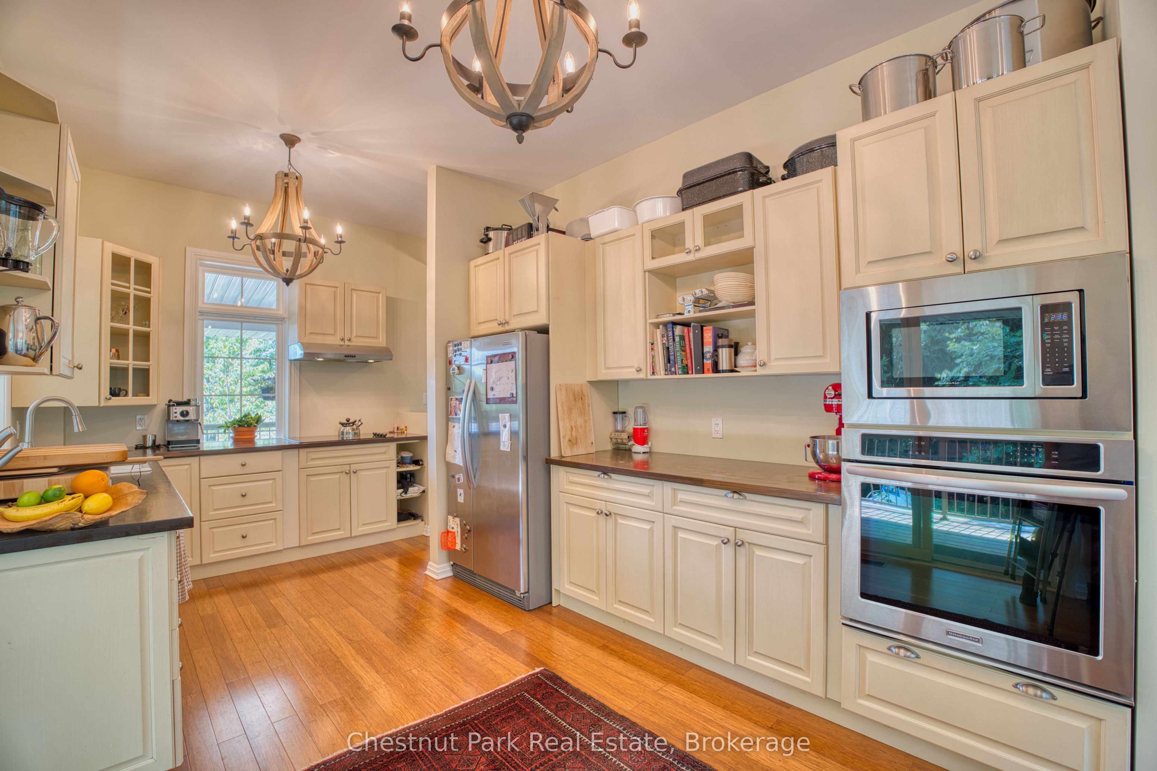 76 Everett Road Property Photo 6