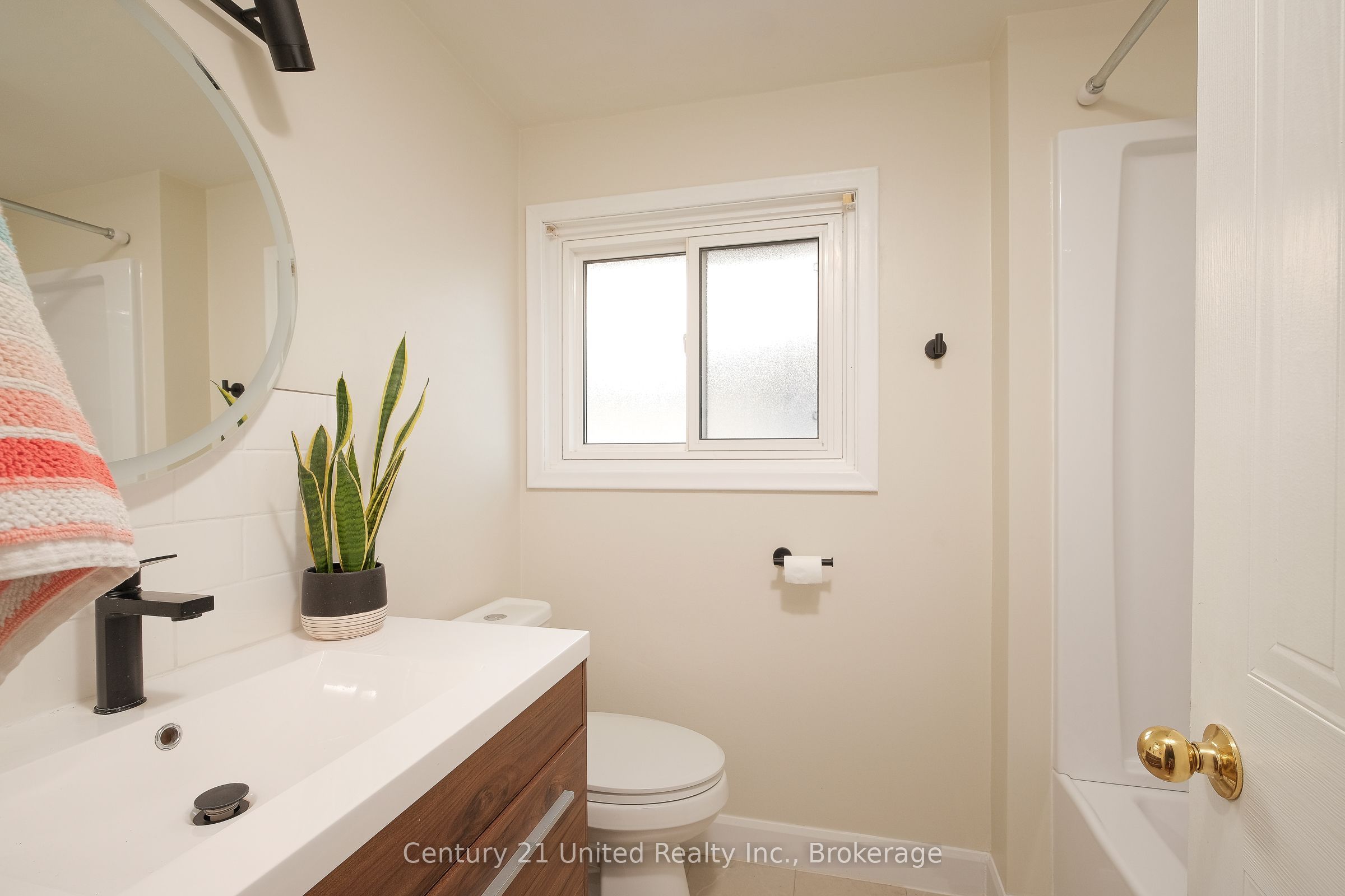 922 Webber Avenue Property Photo 13