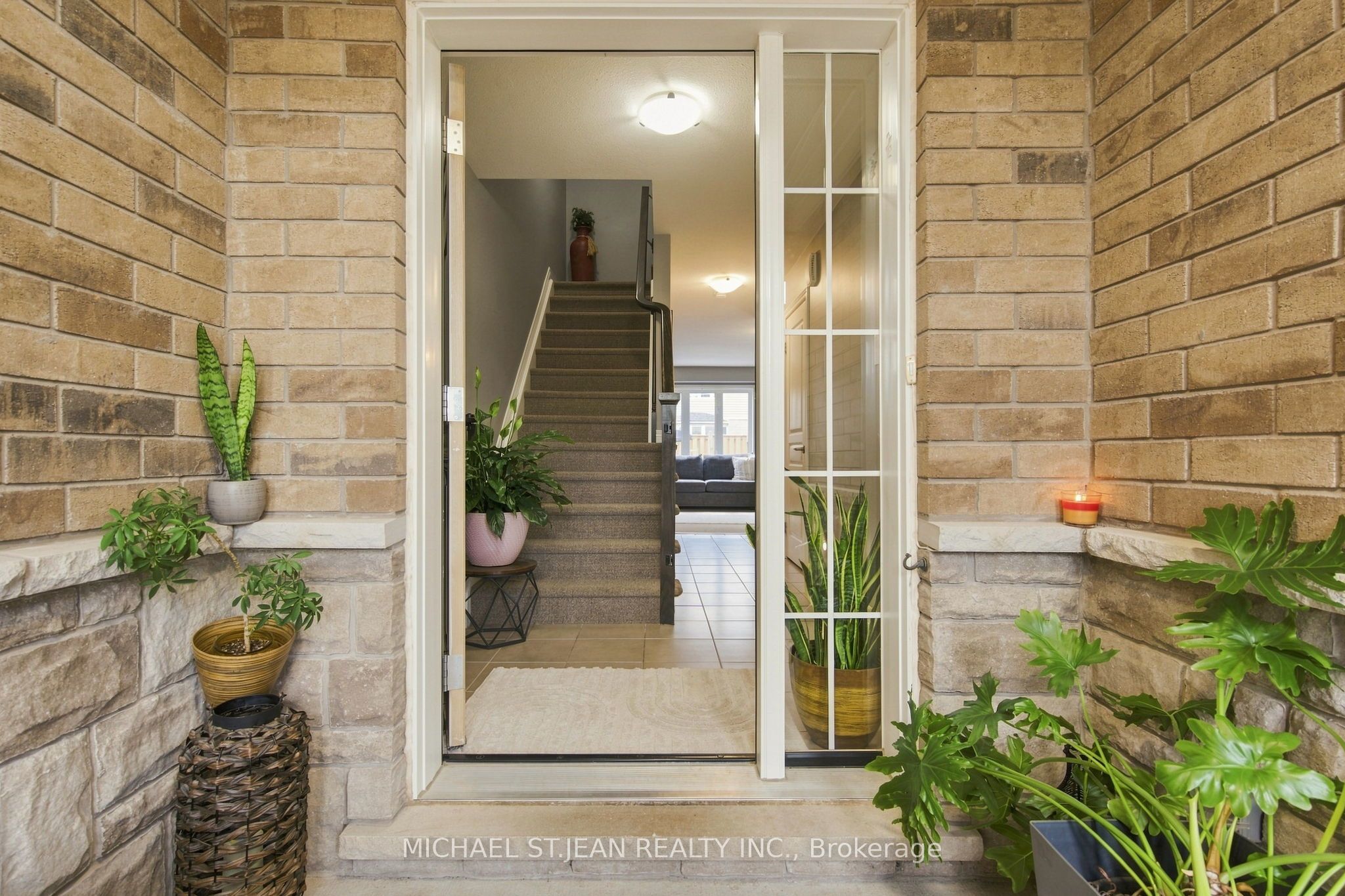 192 Winterberry Boulevard Property Photo 6