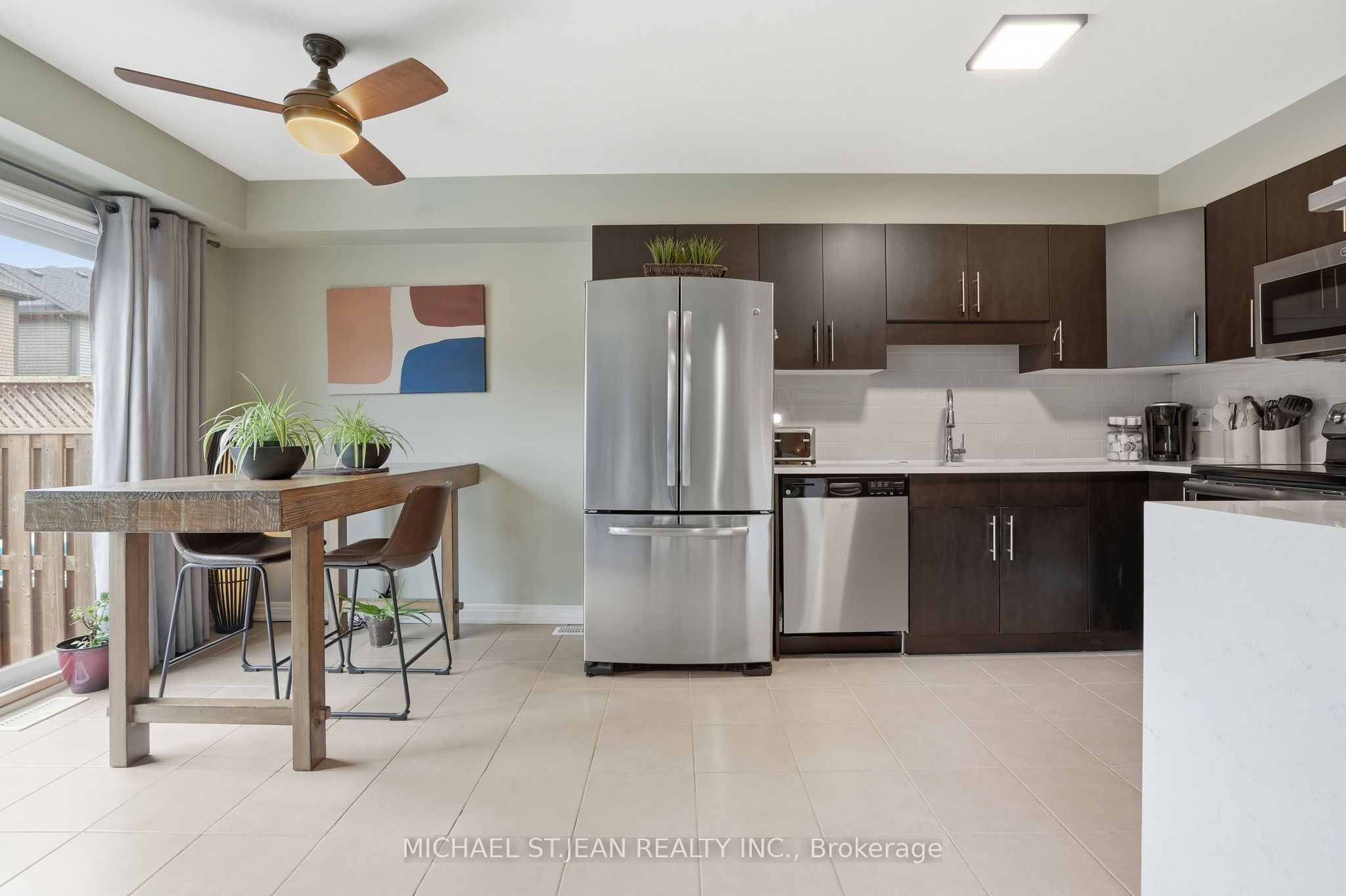 192 Winterberry Boulevard Property Photo 13
