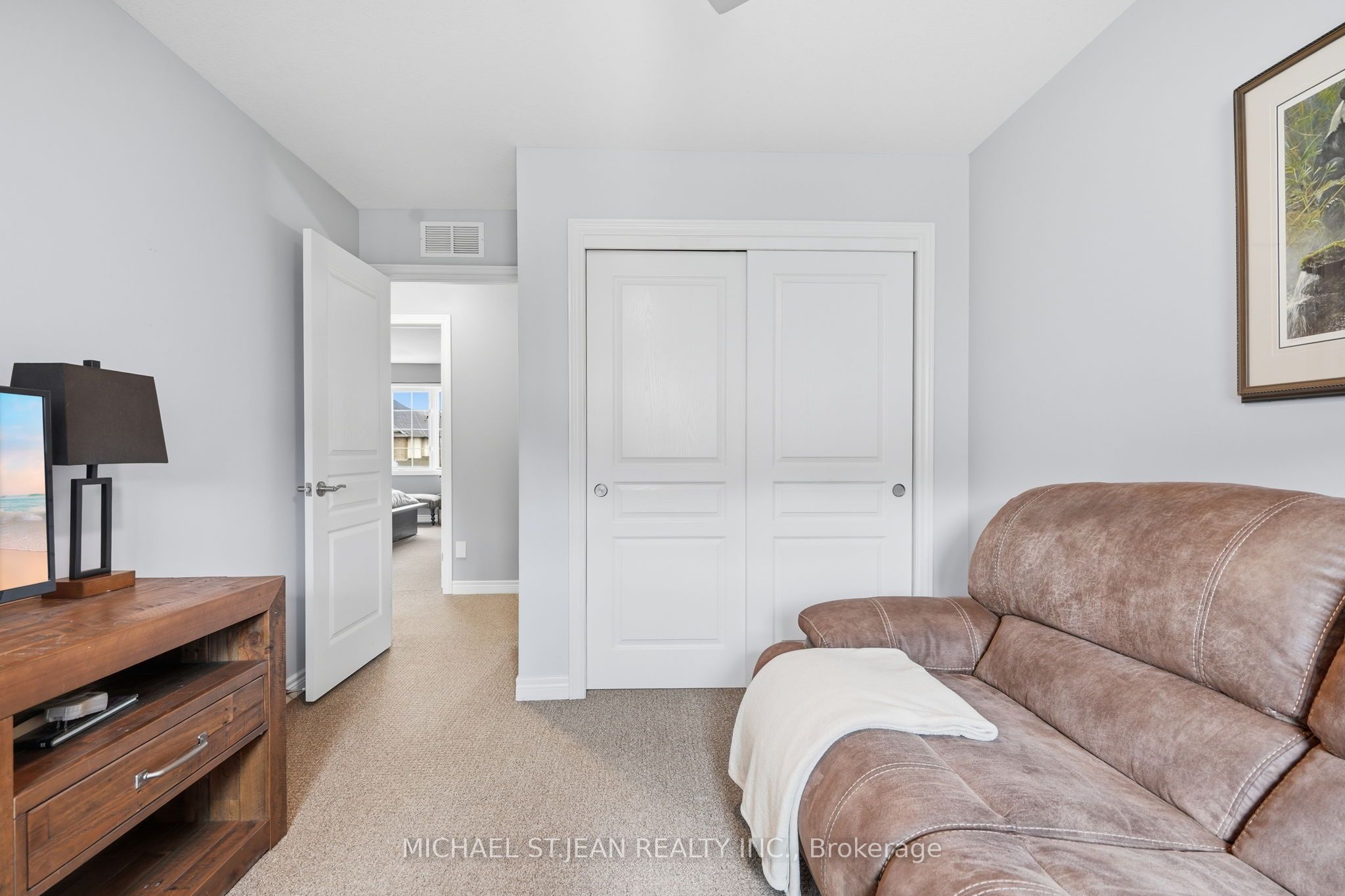 192 Winterberry Boulevard Property Photo 19