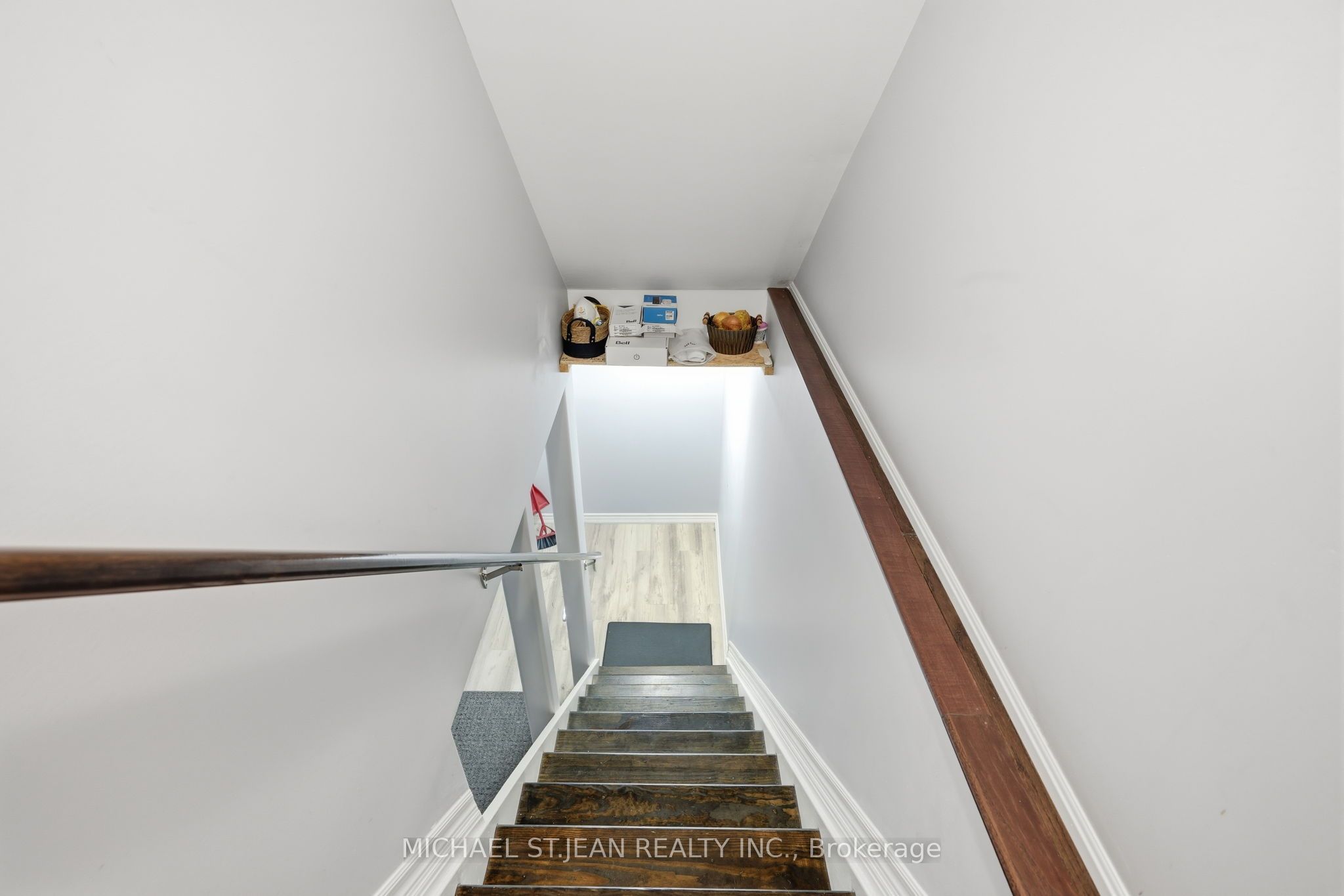 192 Winterberry Boulevard Property Photo 27