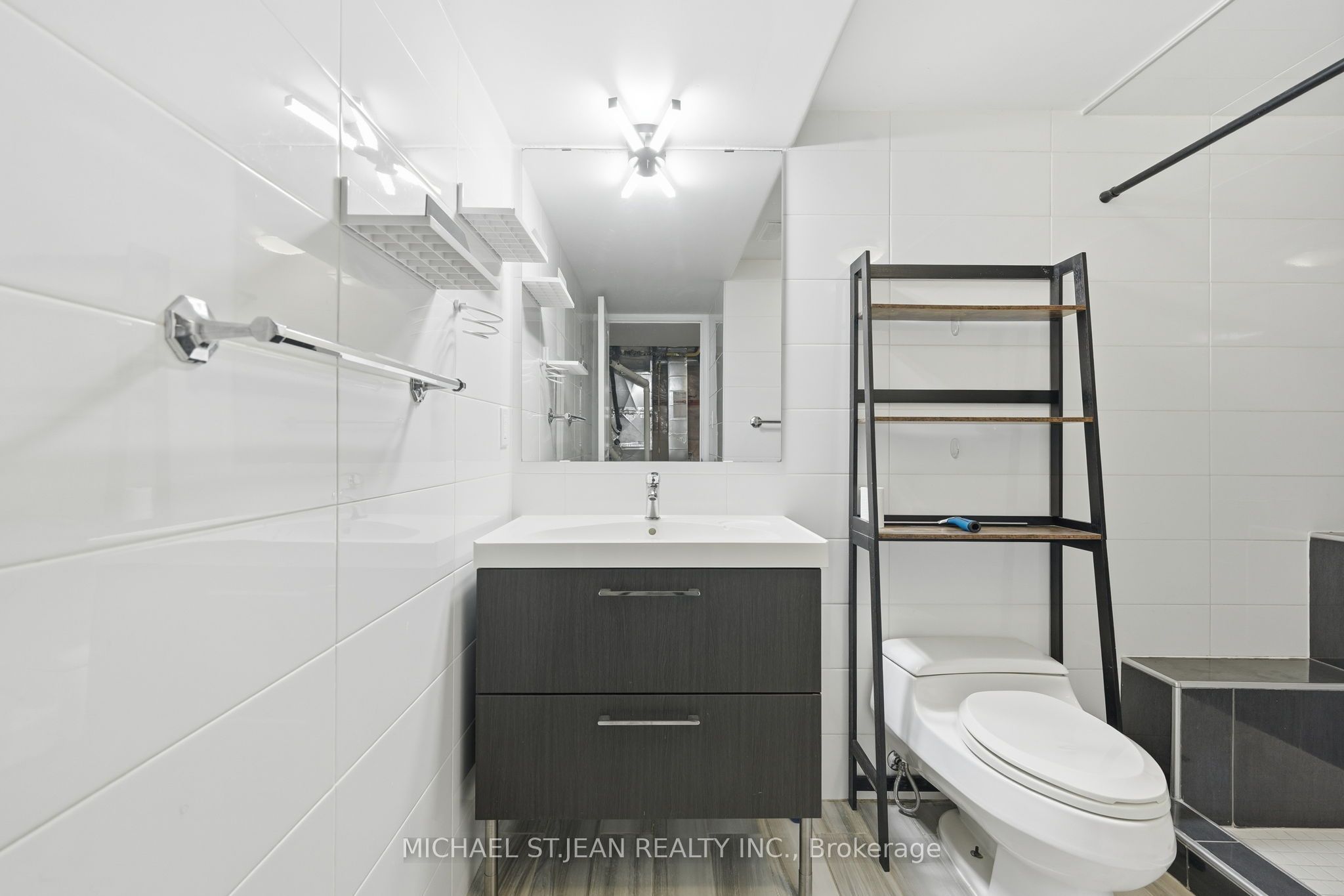 192 Winterberry Boulevard Property Photo 28