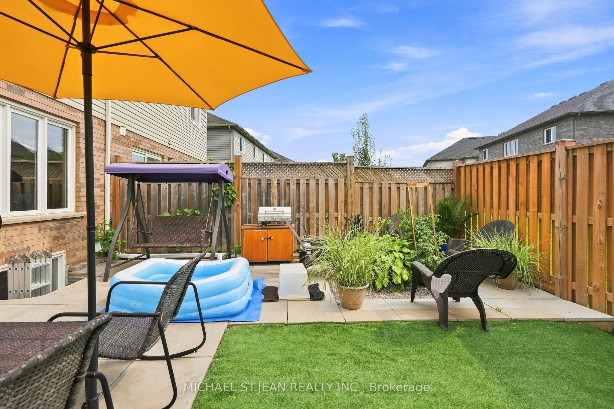 192 Winterberry Boulevard Property Photo 32
