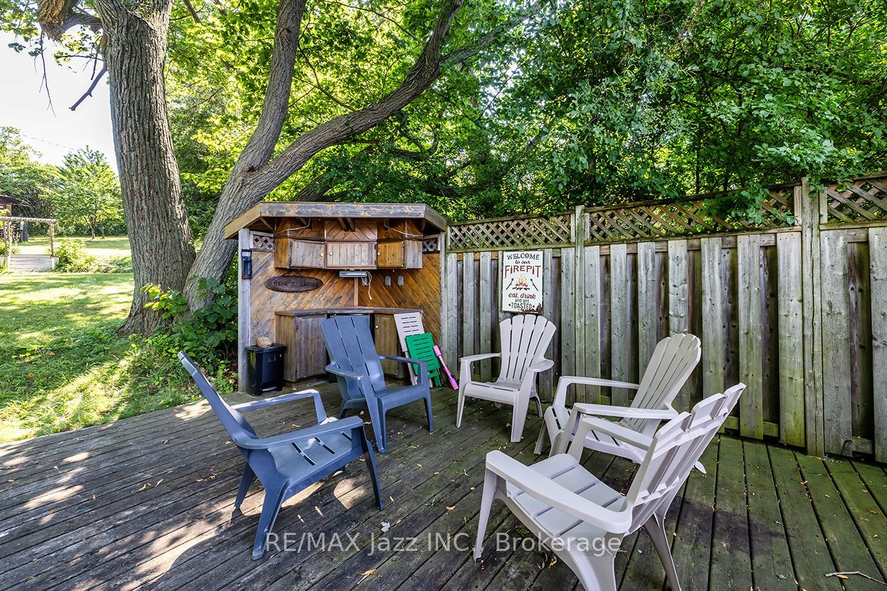 50 Long Island Property Photo 11