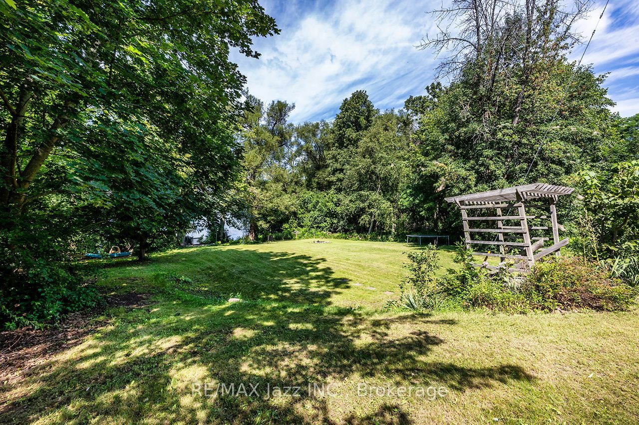 50 Long Island Property Photo 16