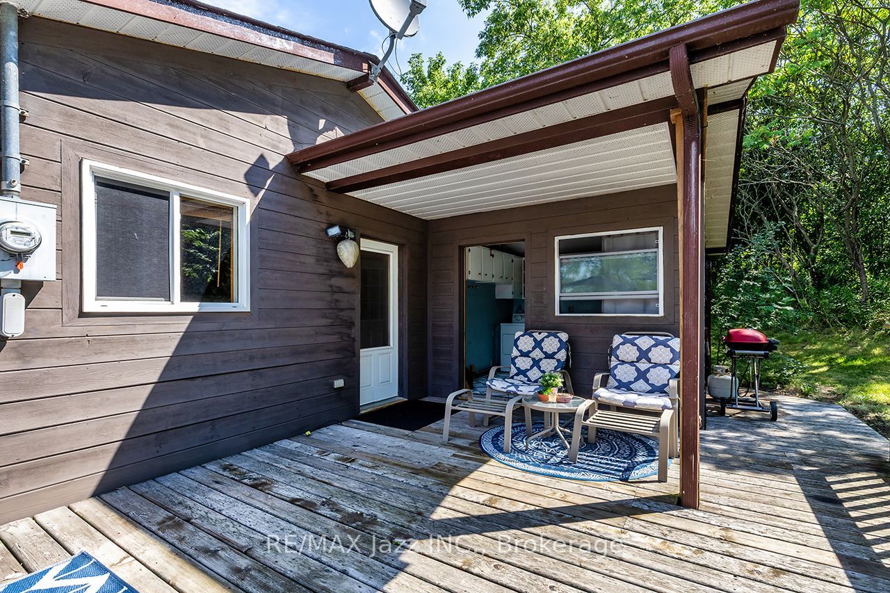 50 Long Island Property Photo 17