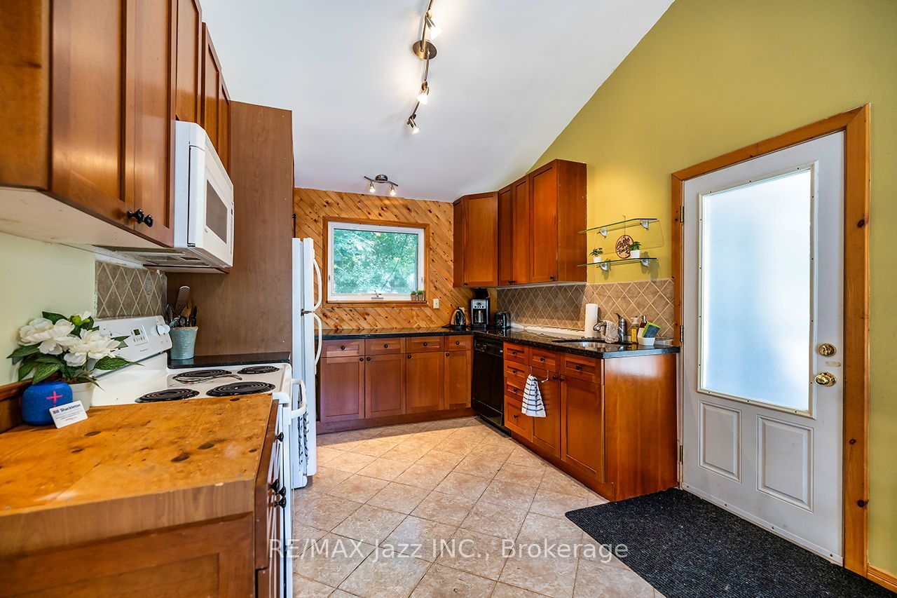 50 Long Island Property Photo 21