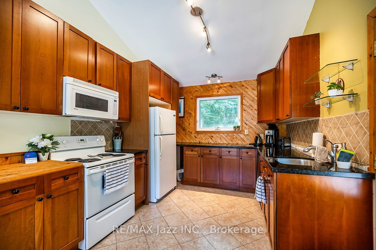 50 Long Island Property Photo 22