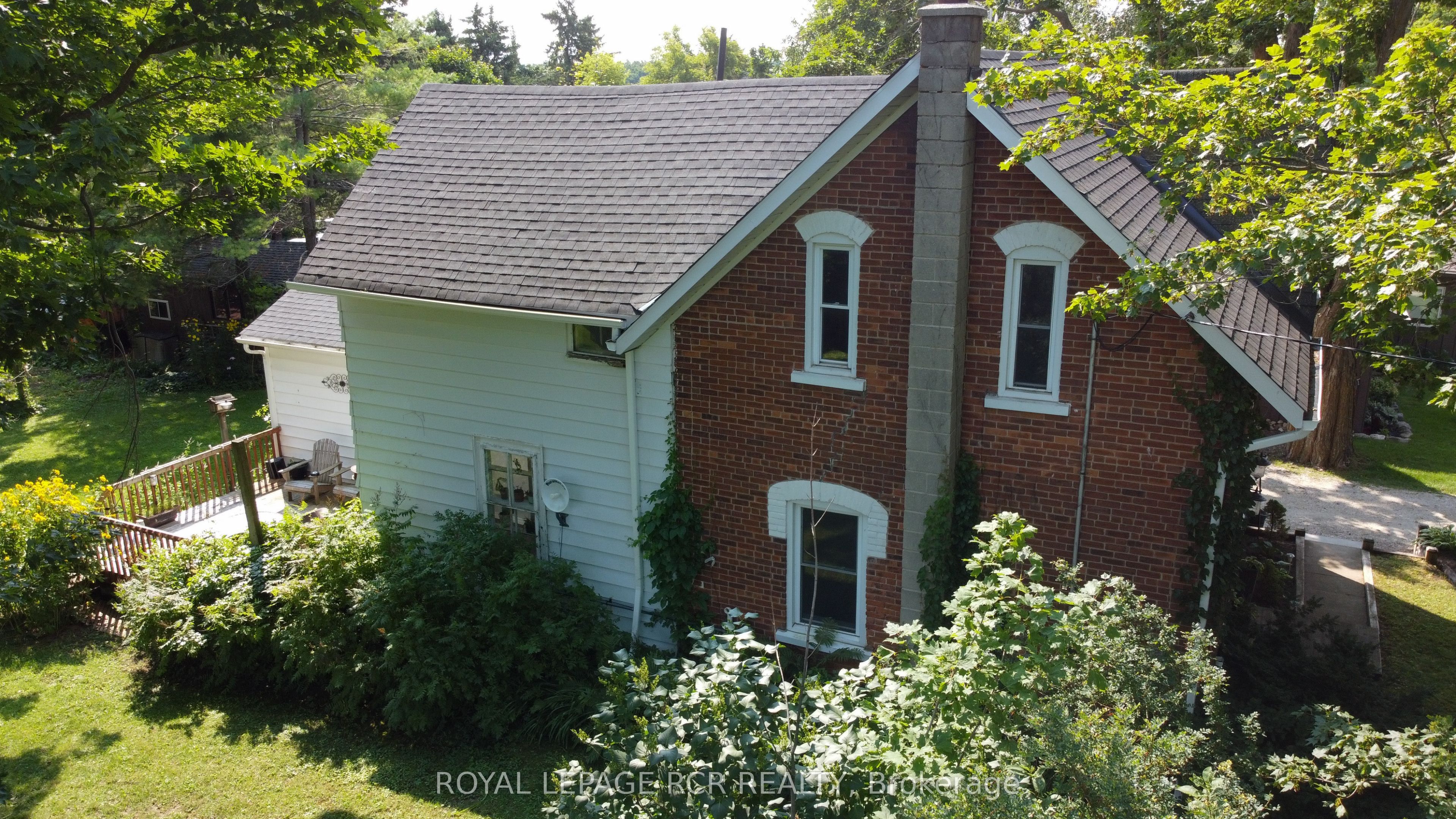 598323 2nd Line W Property Photo 3