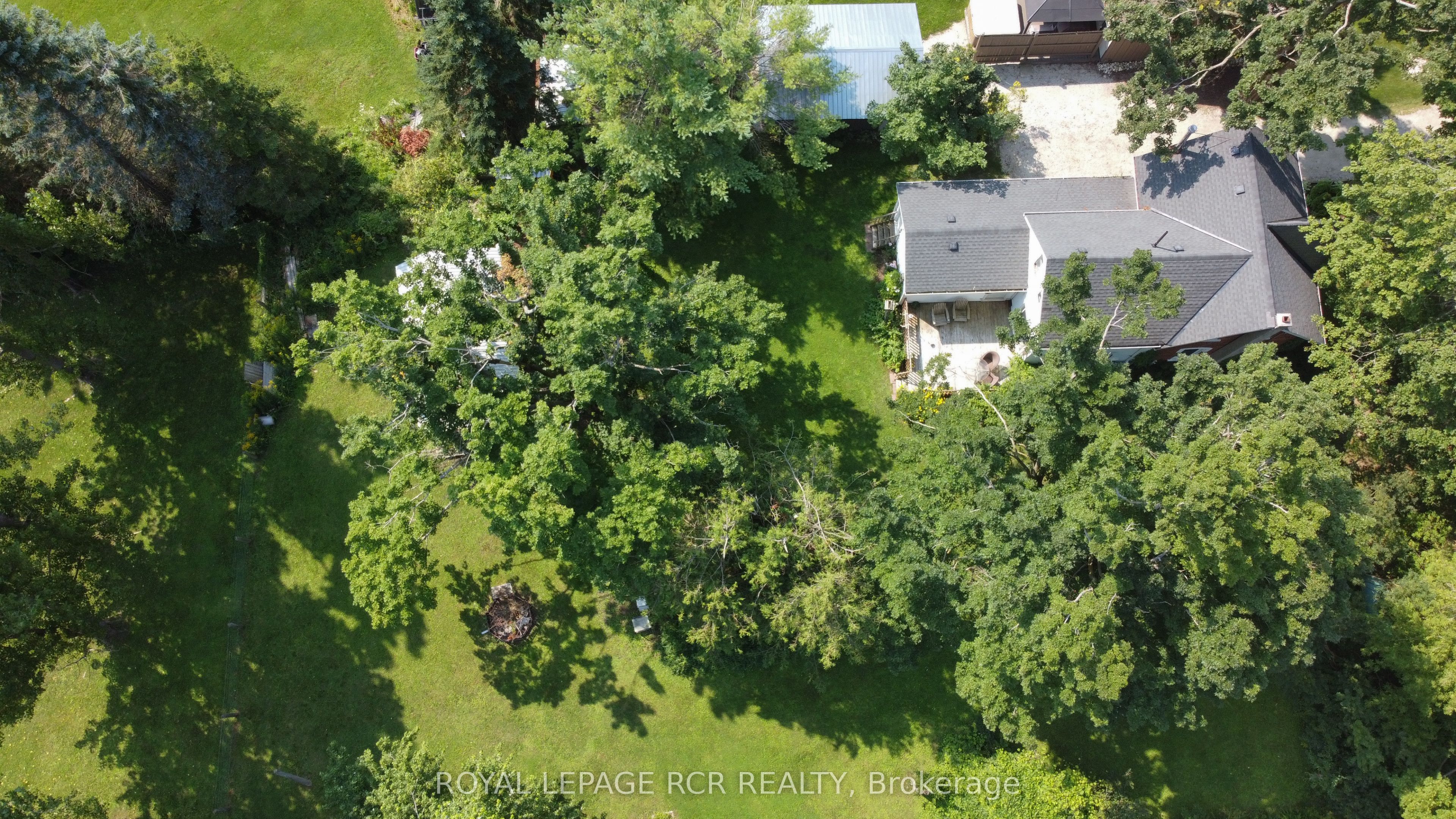 598323 2nd Line W Property Photo 4