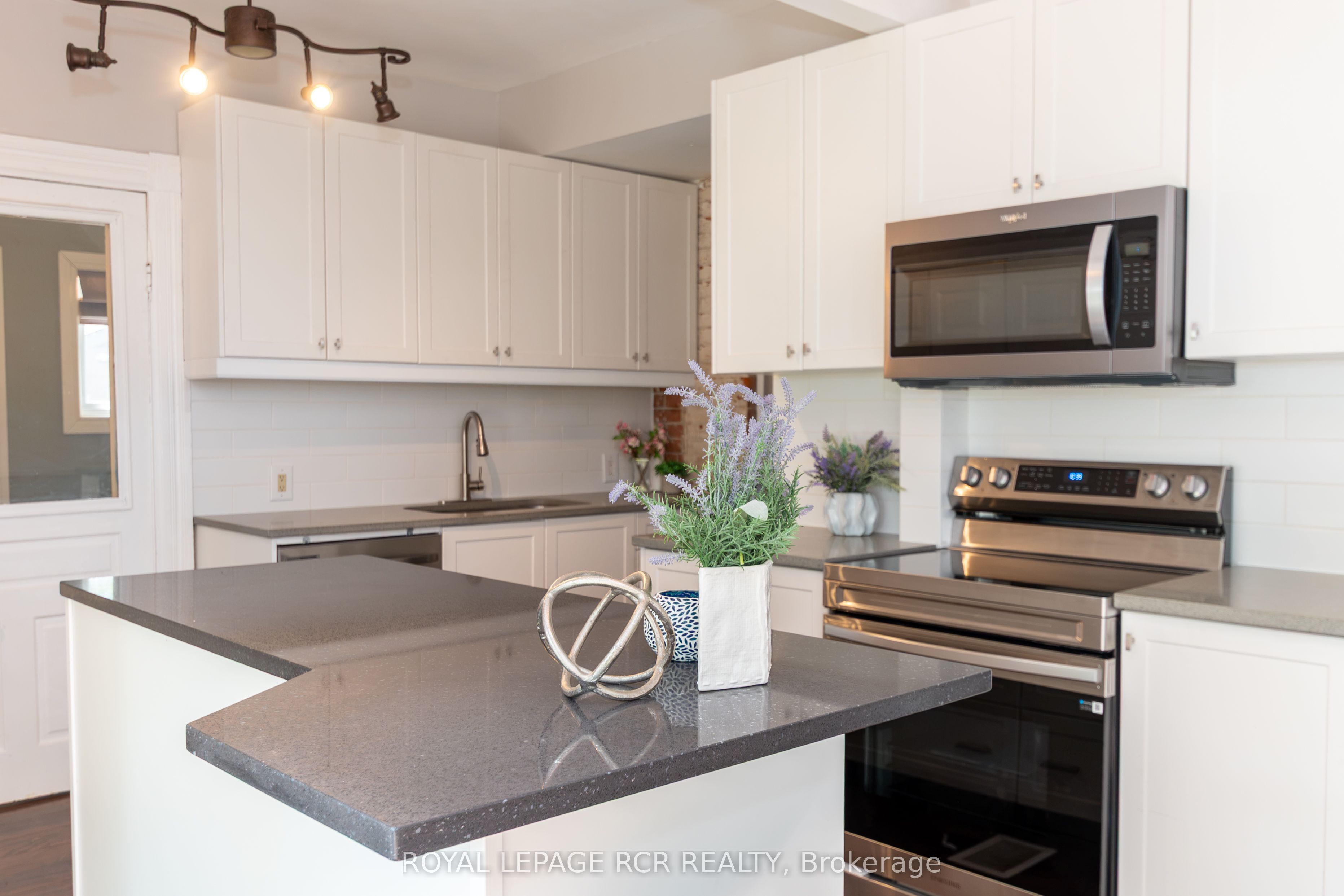 598323 2nd Line W Property Photo 13