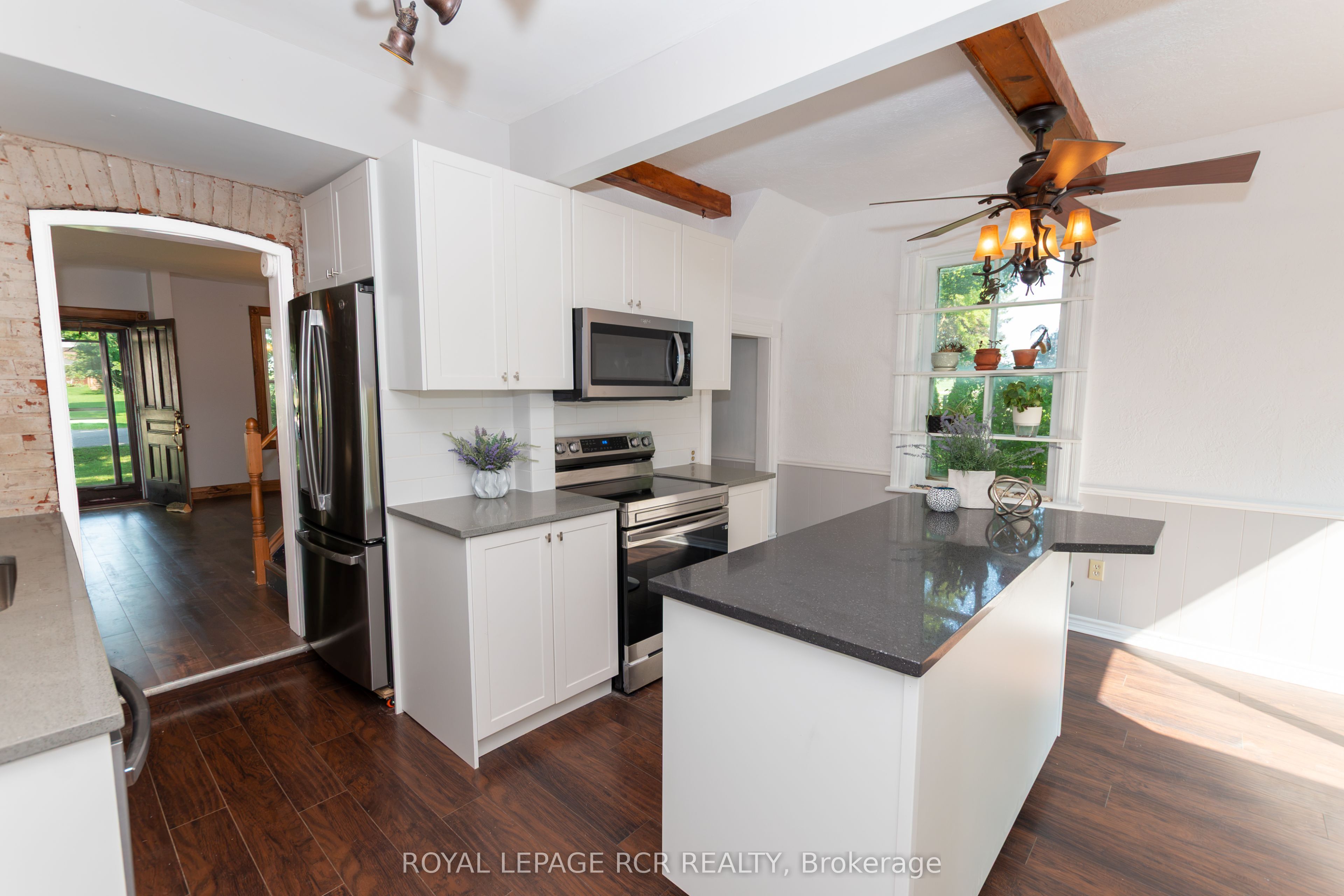 598323 2nd Line W Property Photo 14