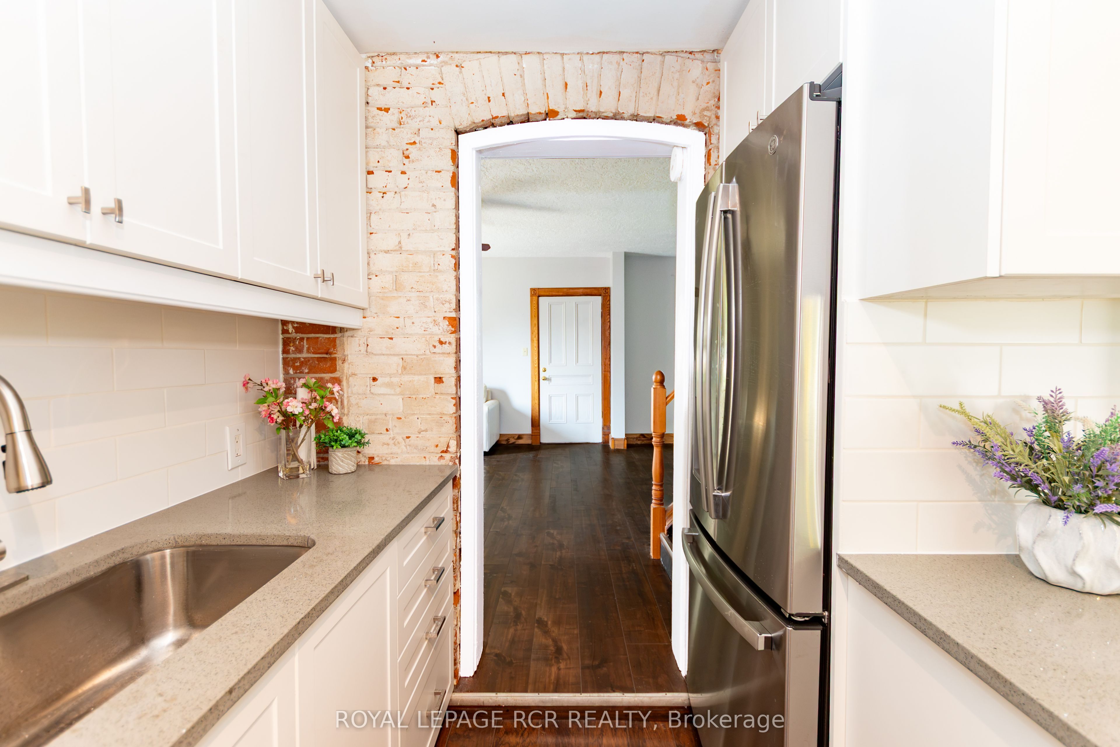 598323 2nd Line W Property Photo 17