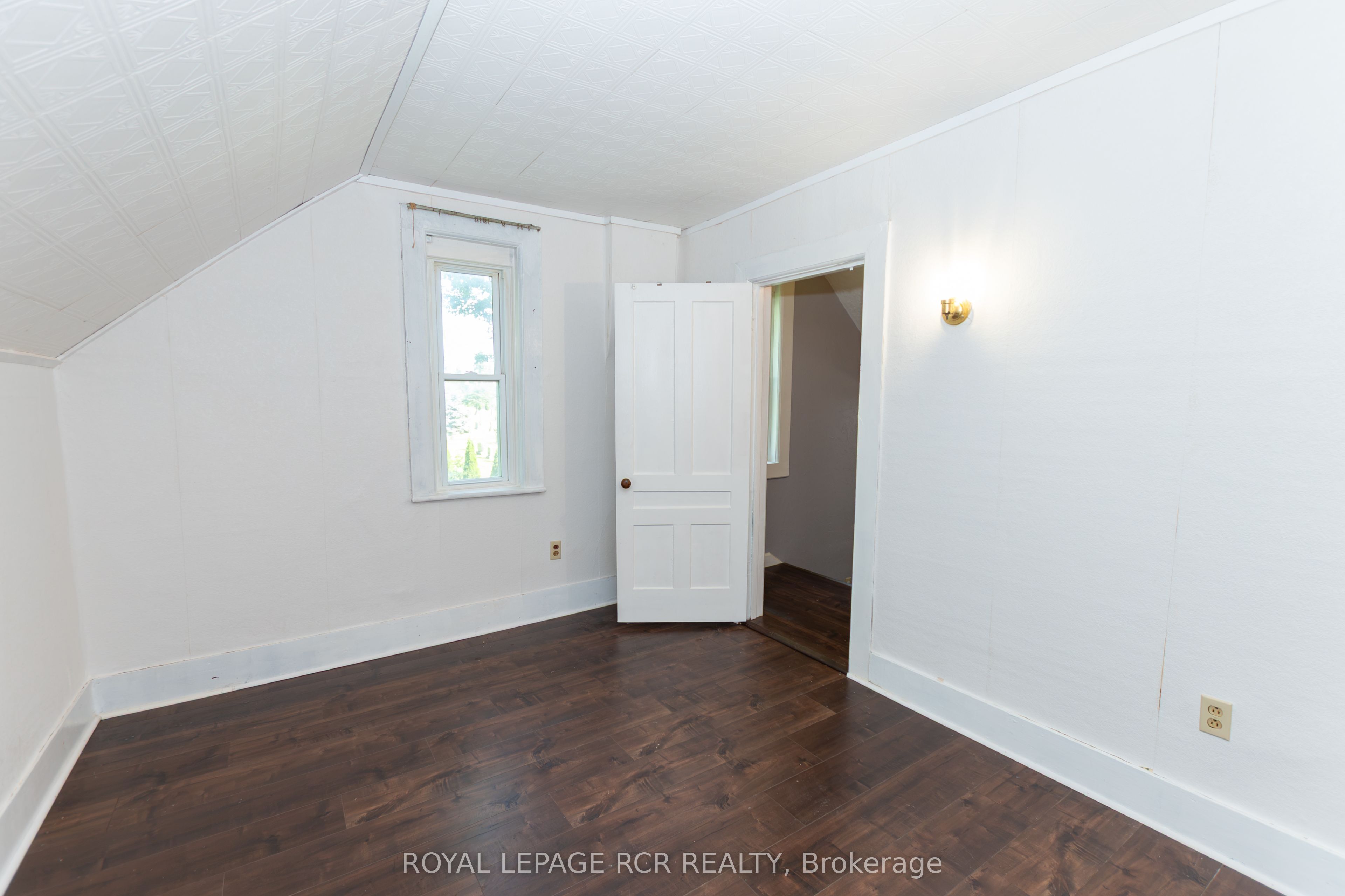 598323 2nd Line W Property Photo 20