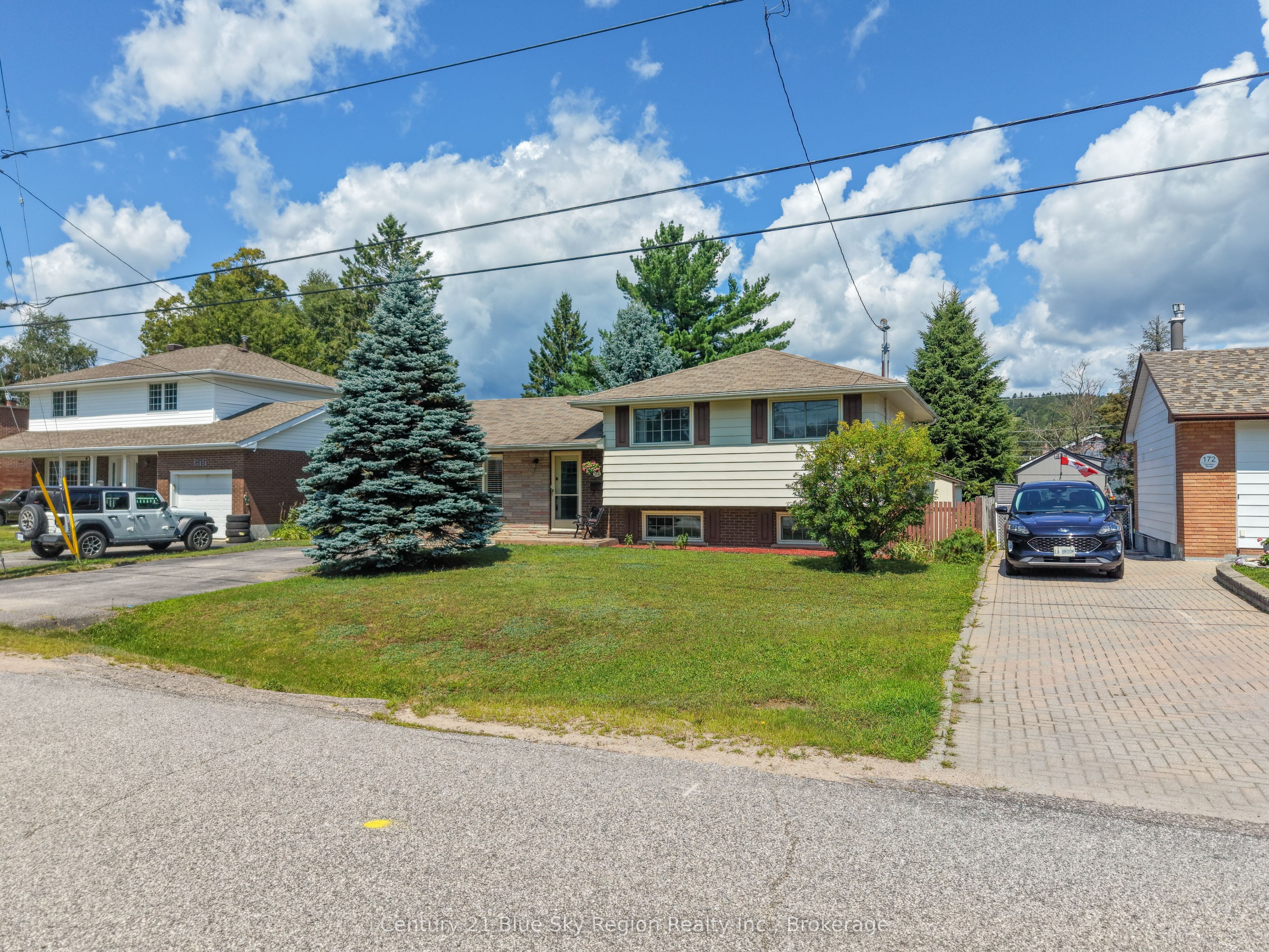 164 Gordon Drive Property Photo 3